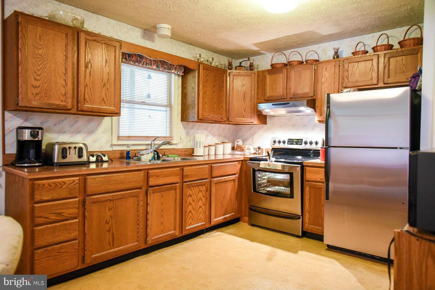 BEVERLY ESTATES - Residential