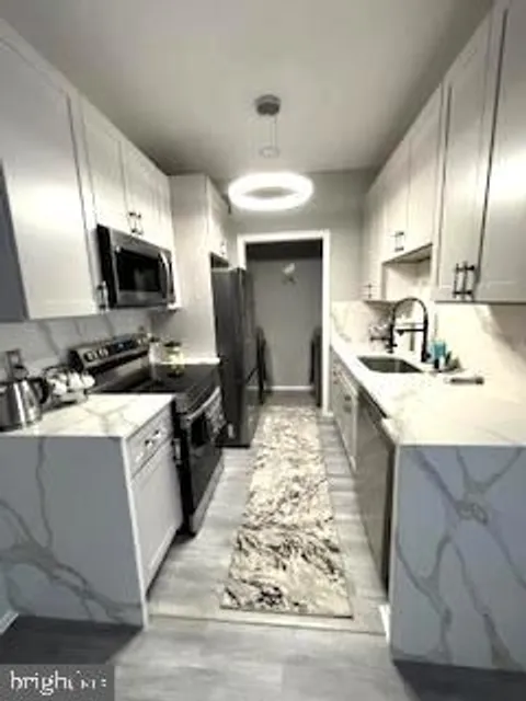 1581 Spring Gate Drive Unit 5403, McLean, VA MLS: VAFX2275946