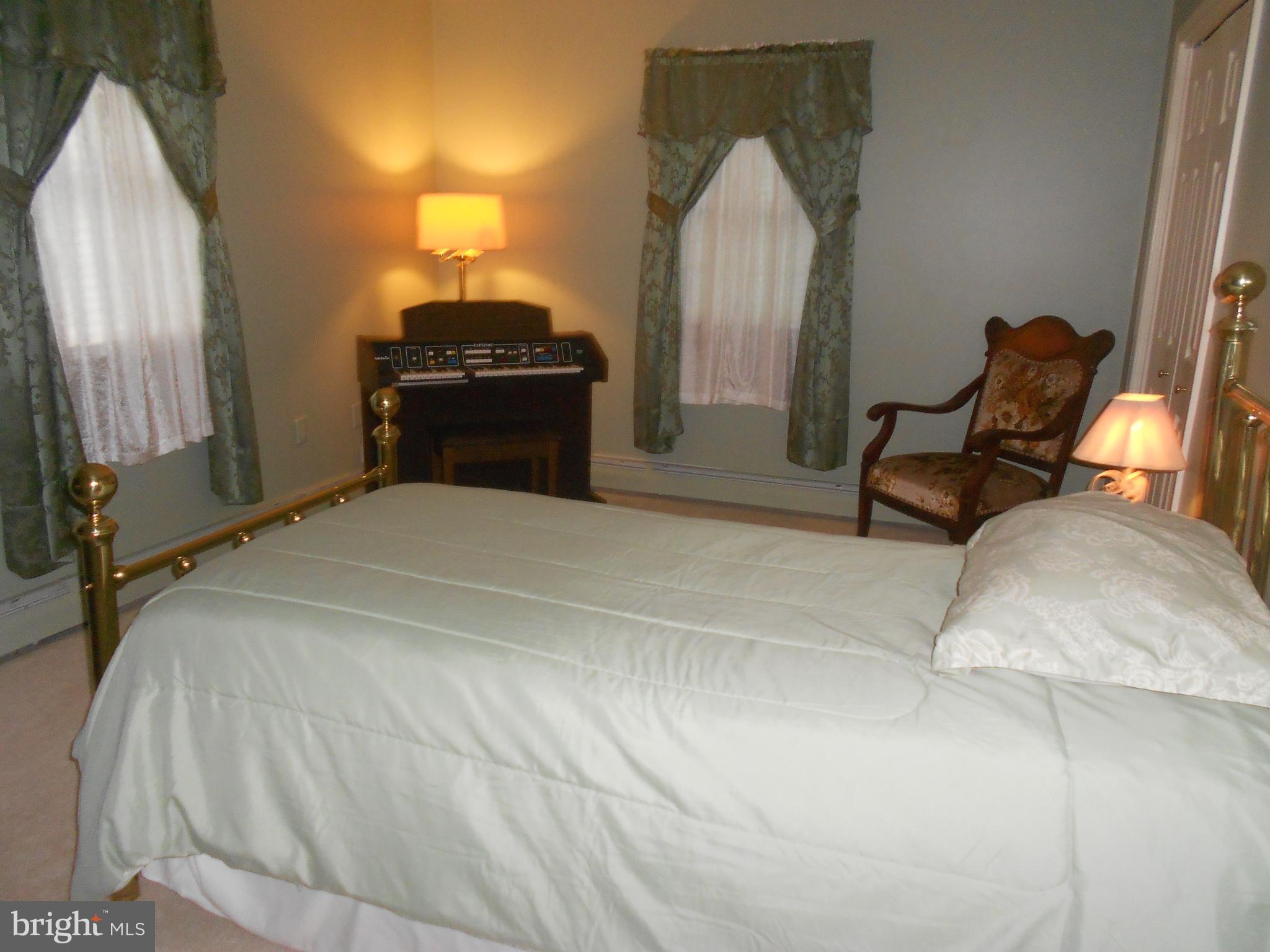 LAKE WYNONAH - Residential