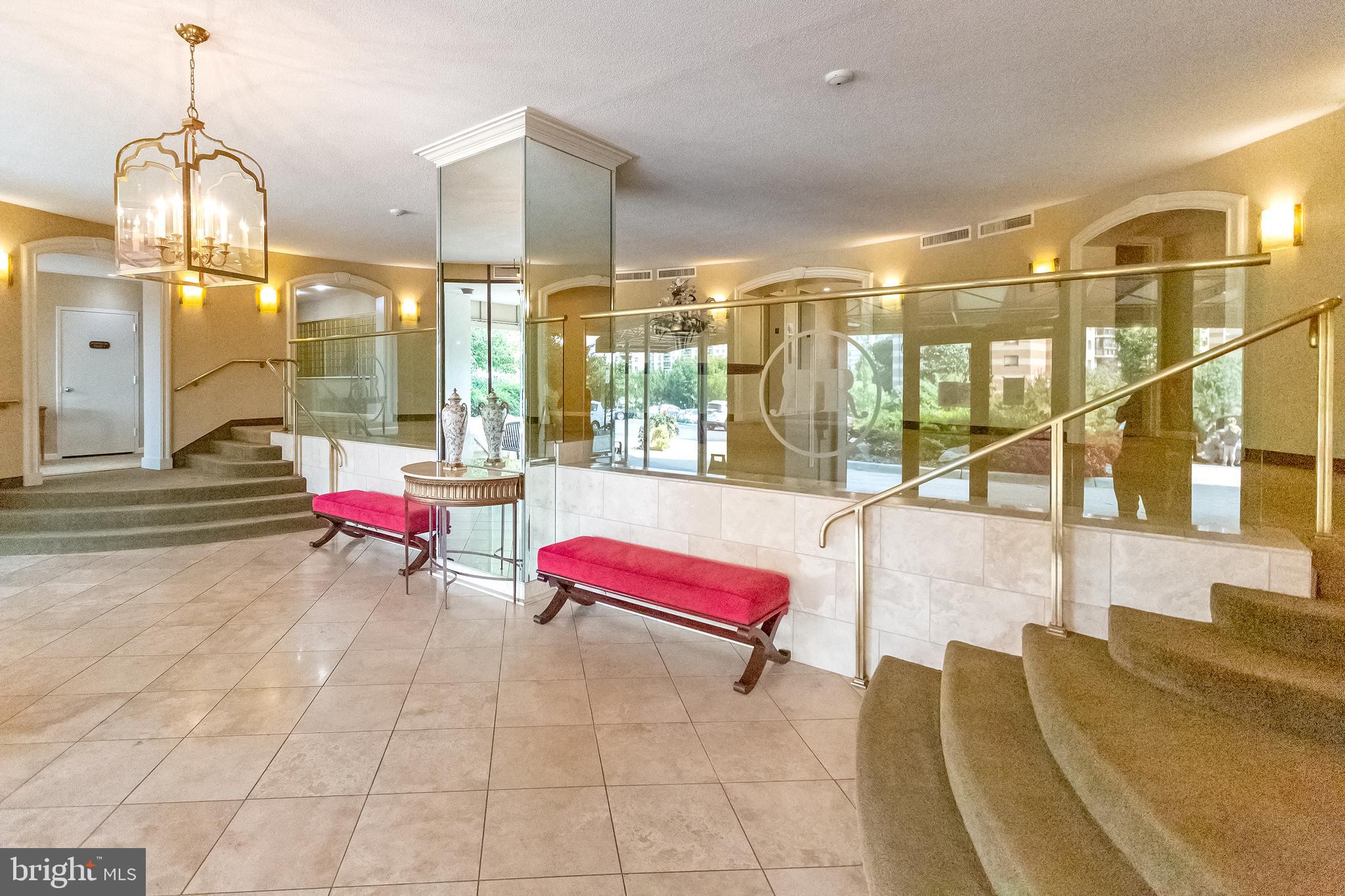 ROTONDA - Residential Lease