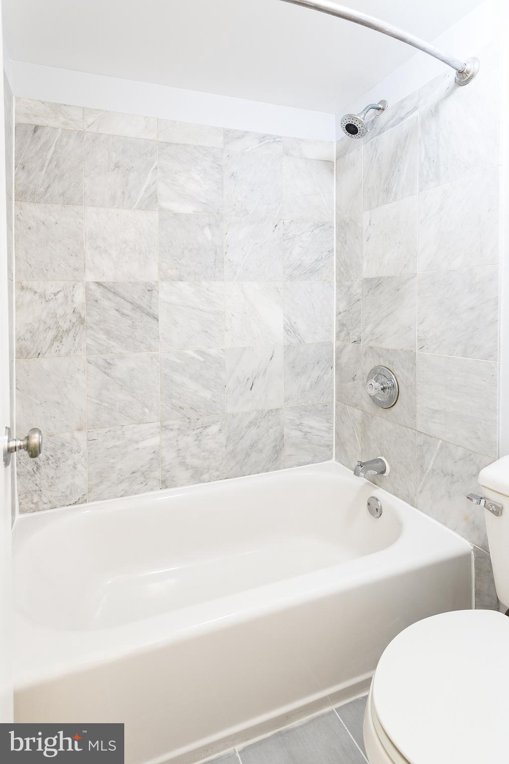 ROTONDA - Residential Lease