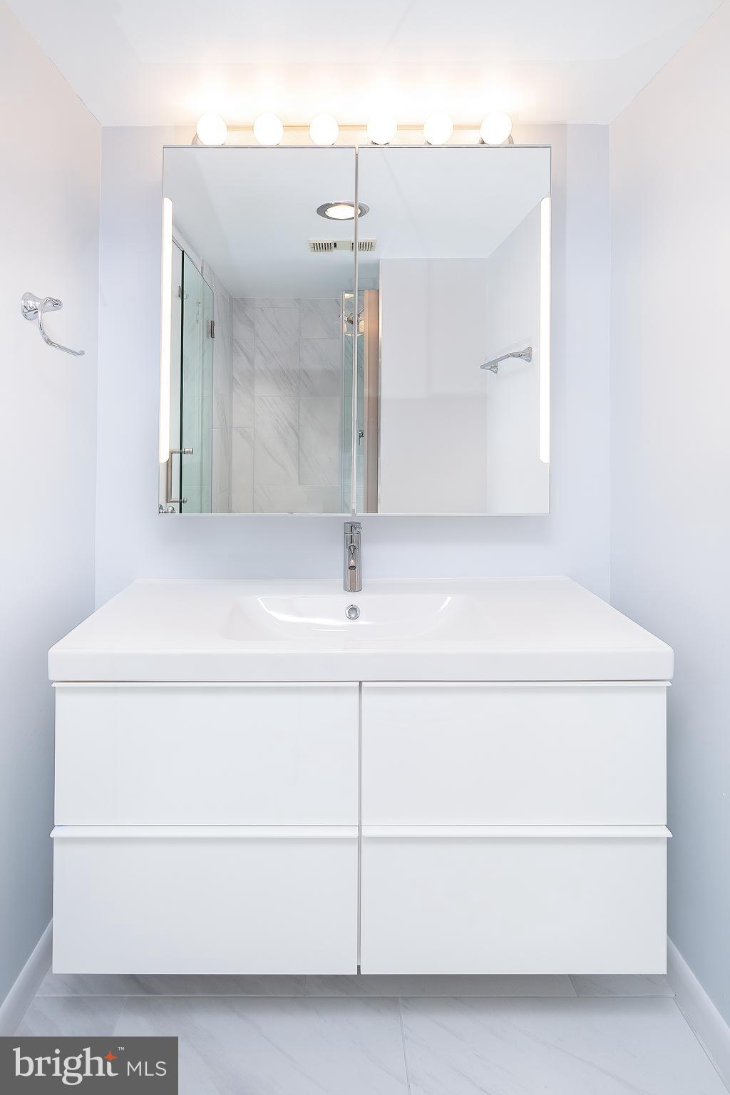 ROTONDA - Residential Lease