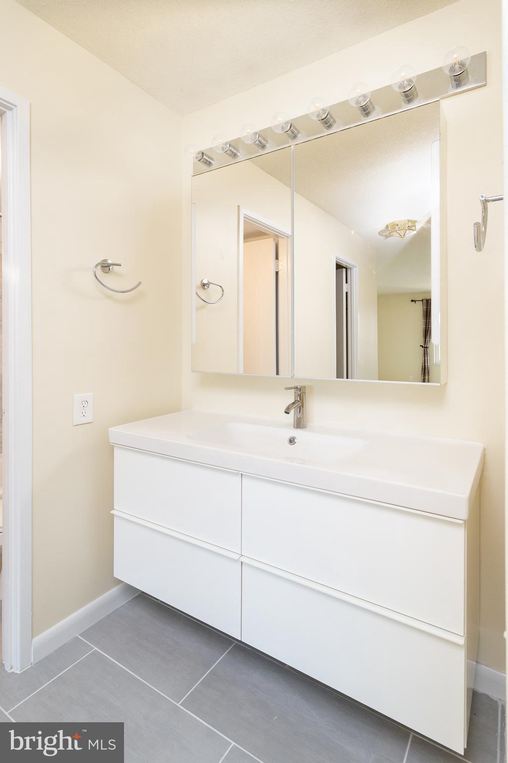 ROTONDA - Residential Lease