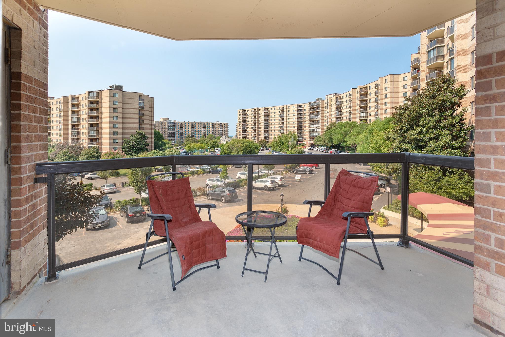 ROTONDA - Residential Lease