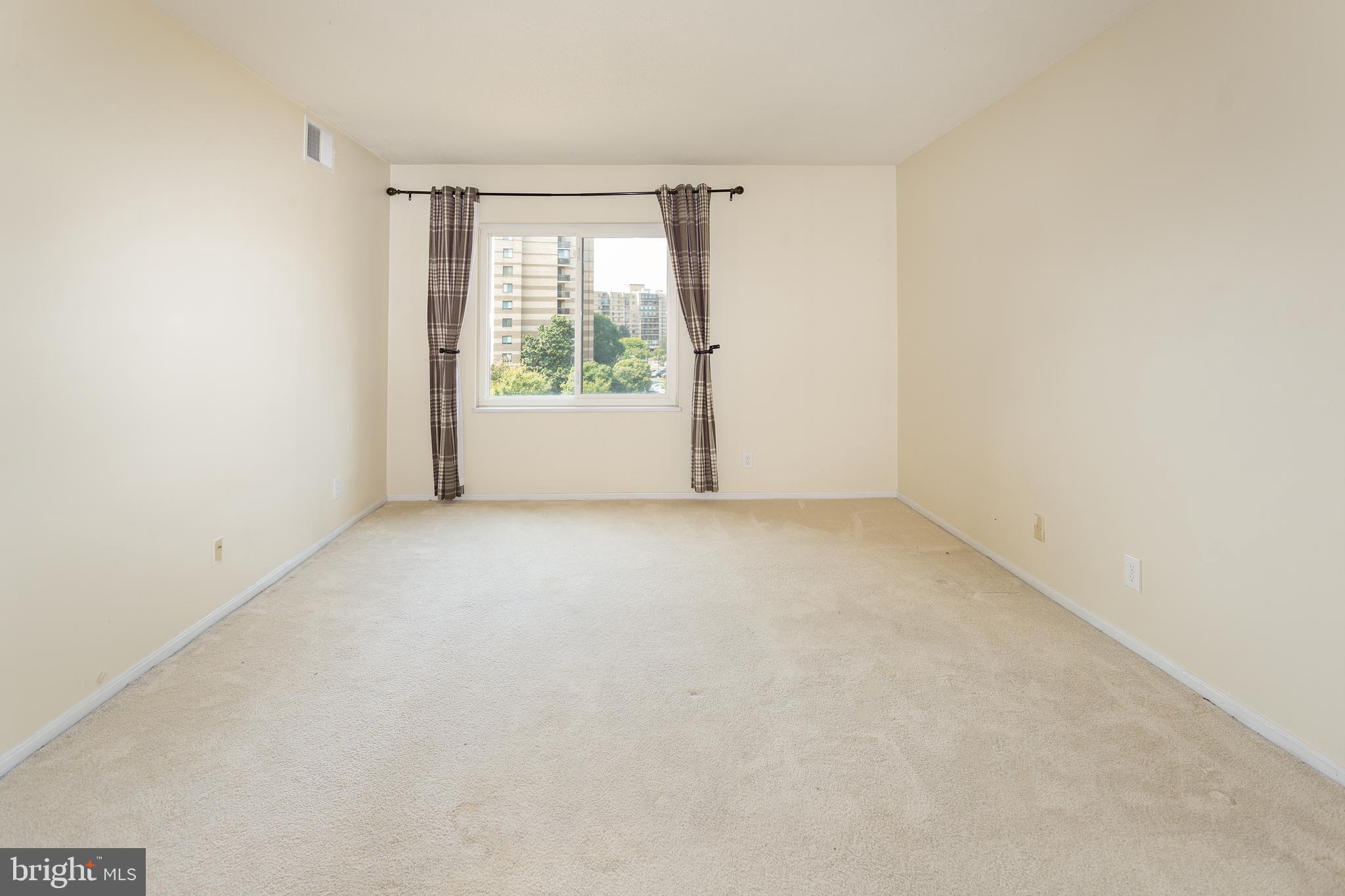 ROTONDA - Residential Lease