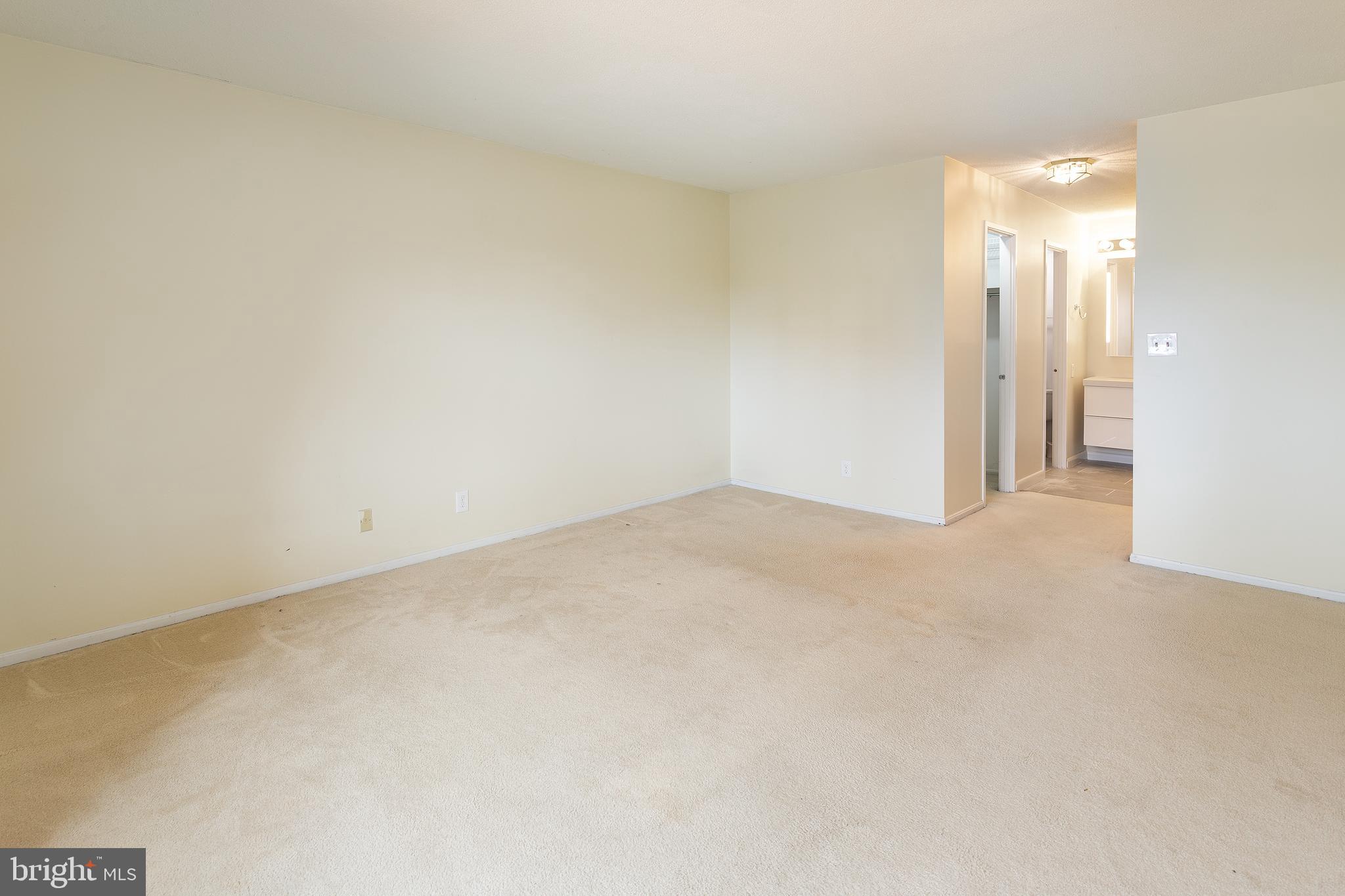 ROTONDA - Residential Lease