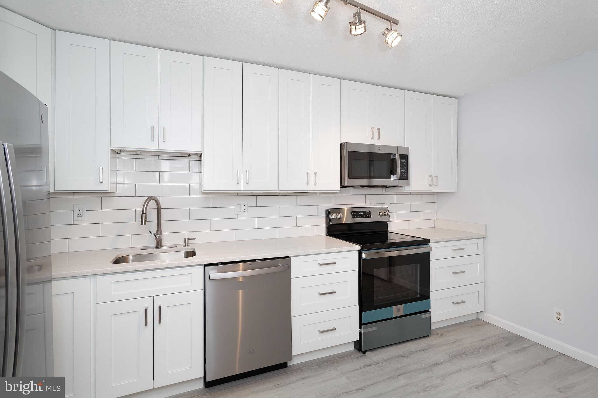 ROTONDA - Residential Lease