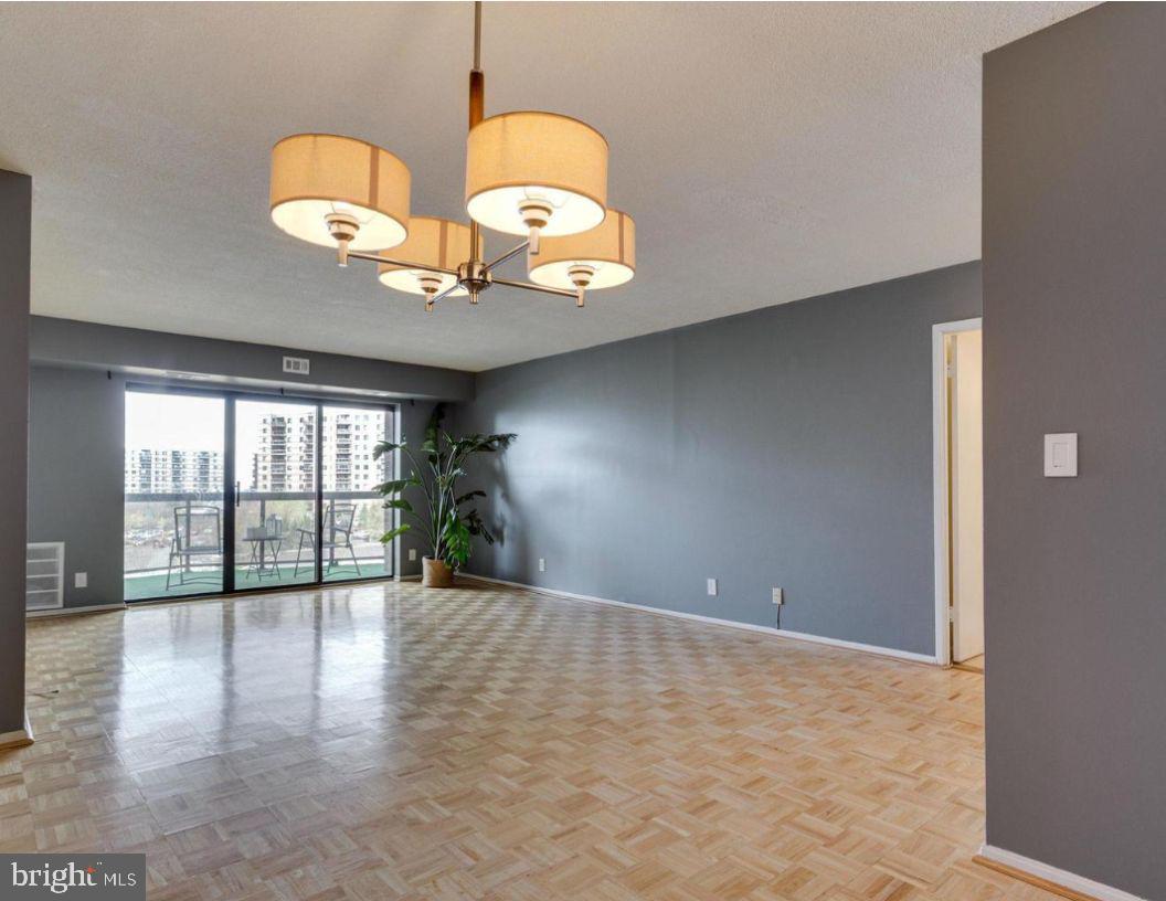 ROTONDA - Residential Lease