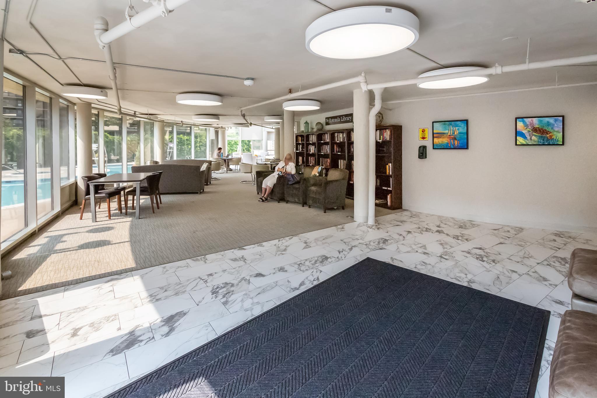 ROTONDA - Residential Lease