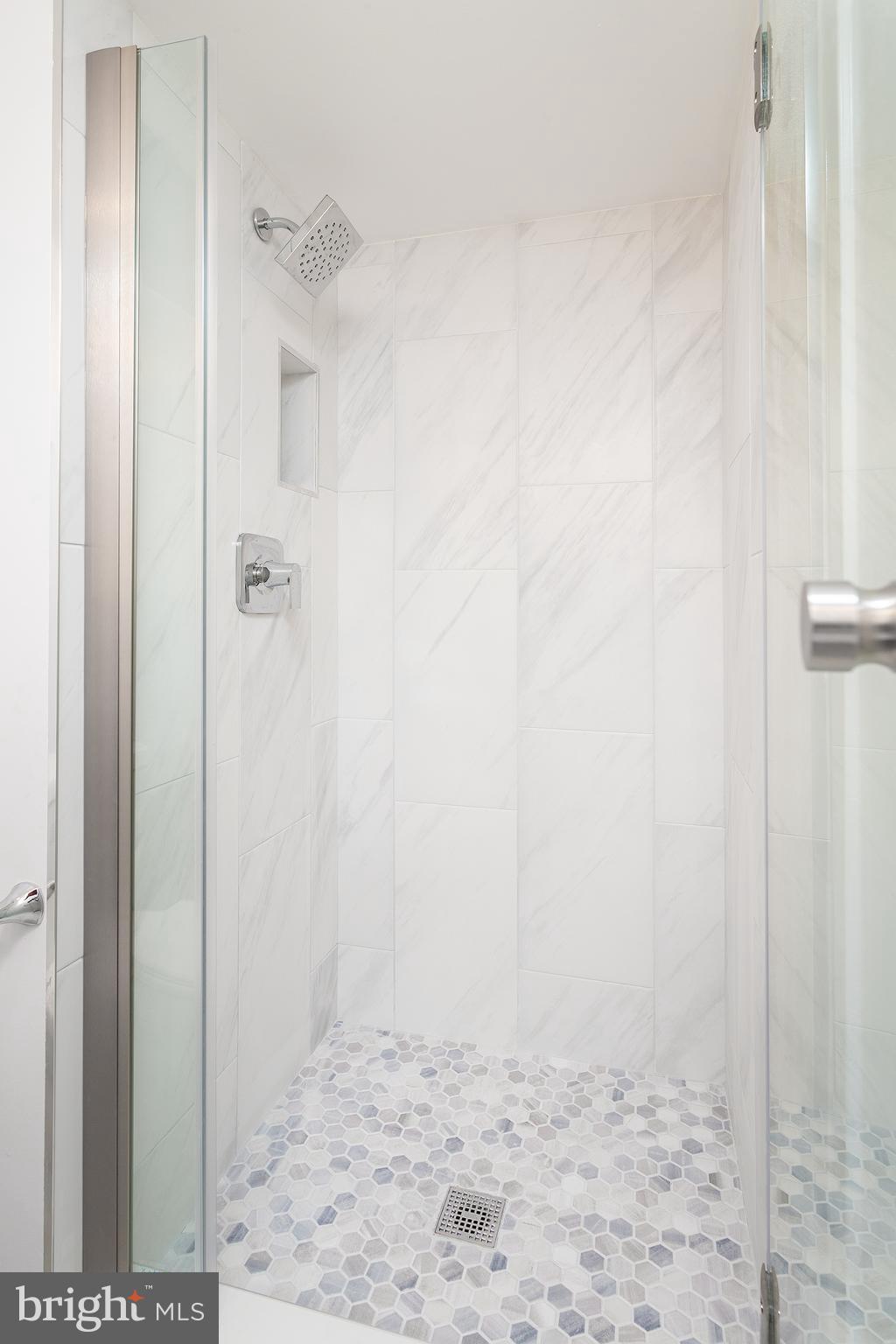 ROTONDA - Residential Lease