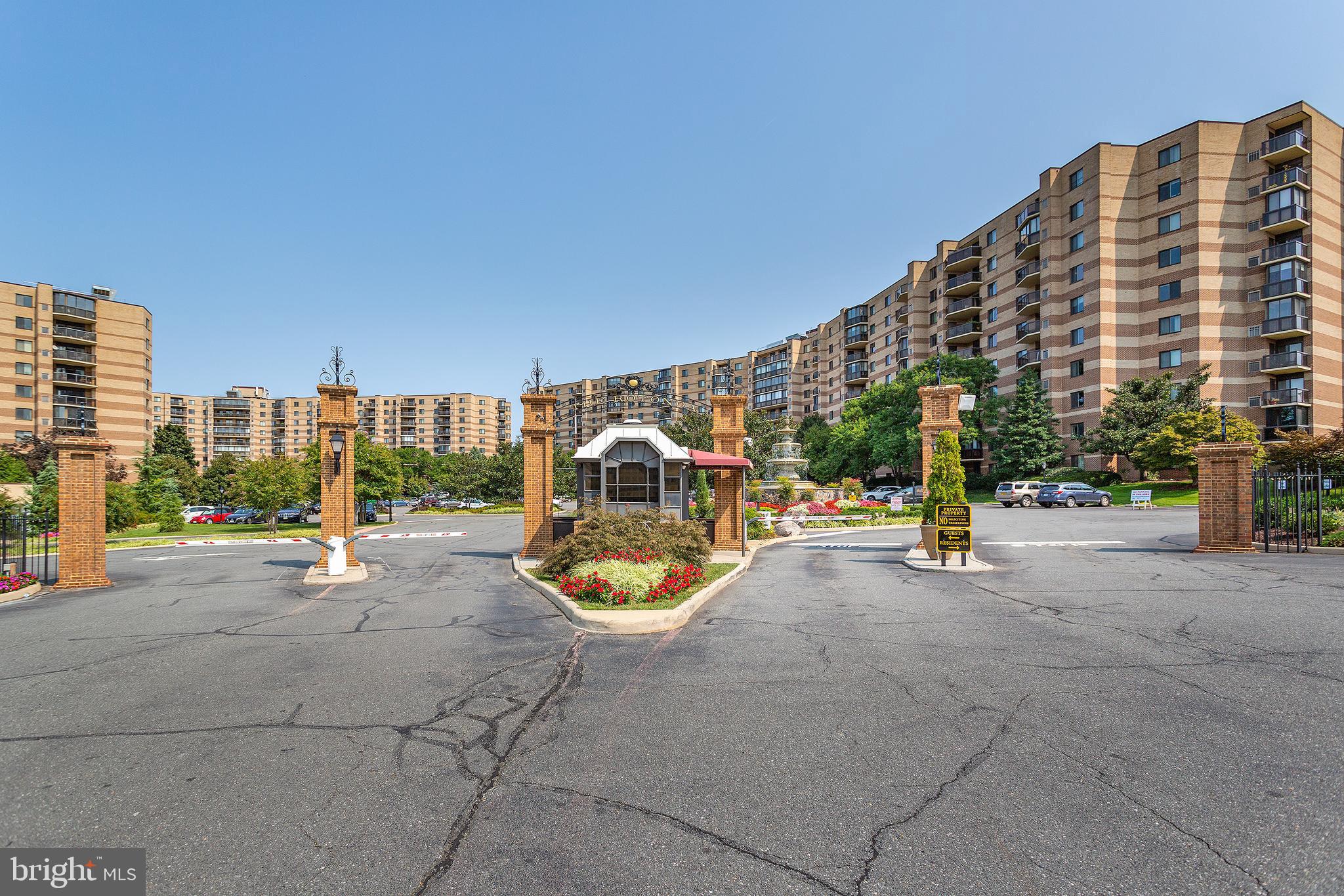 ROTONDA - Residential Lease