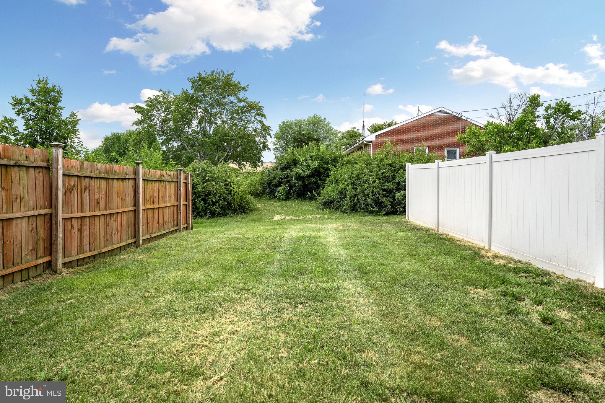 TOWNES AT OAKHURST - Residential