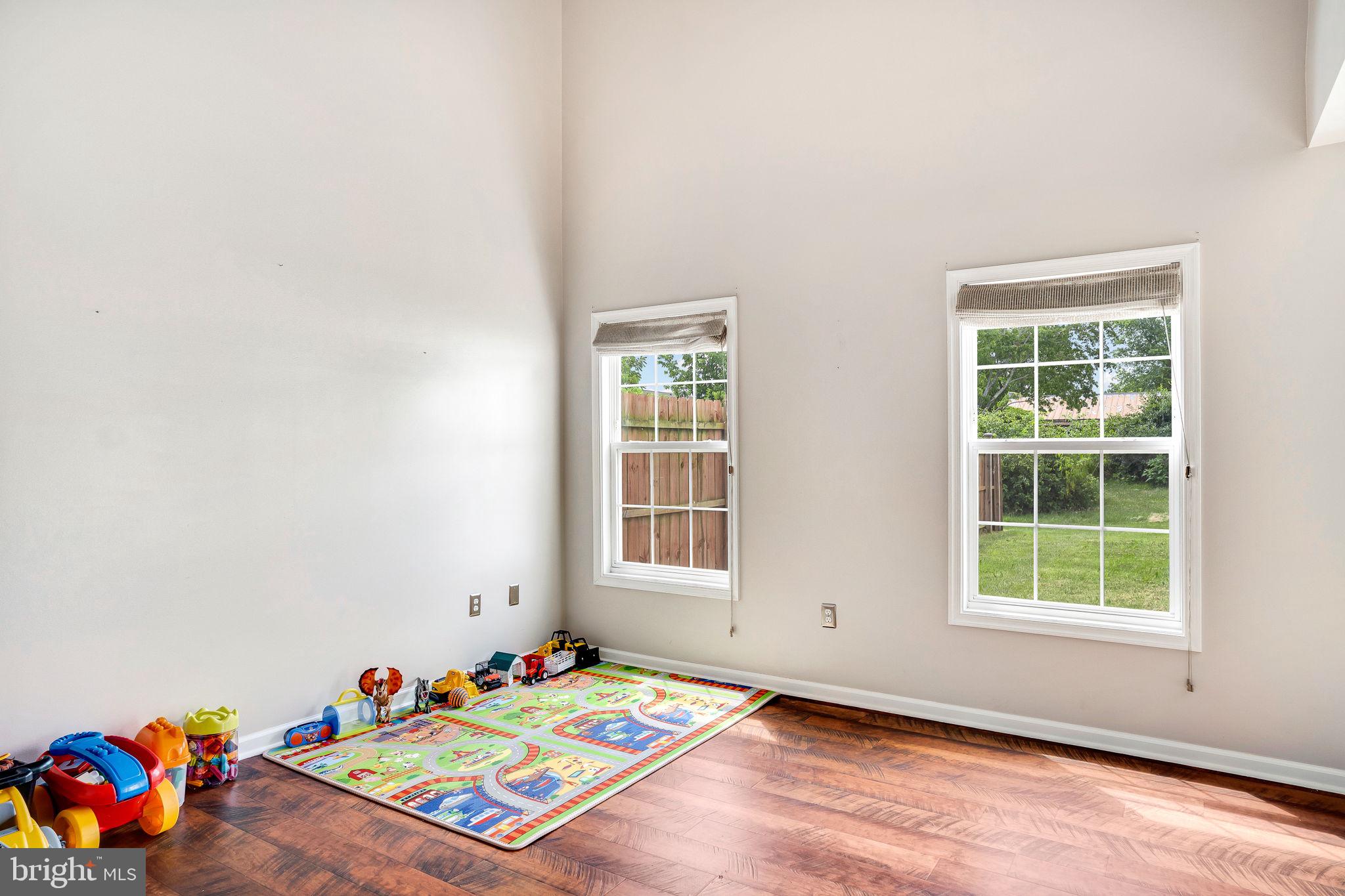 TOWNES AT OAKHURST - Residential