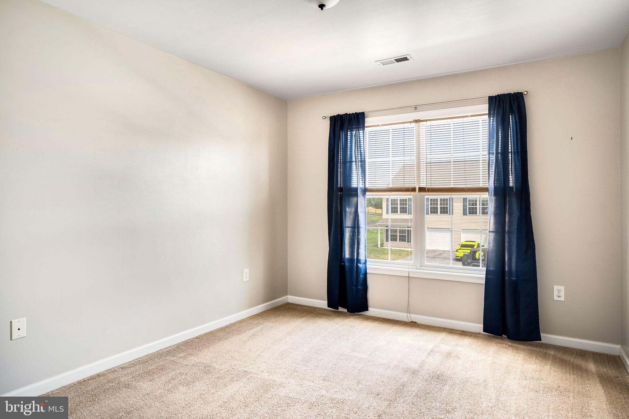 TOWNES AT OAKHURST - Residential