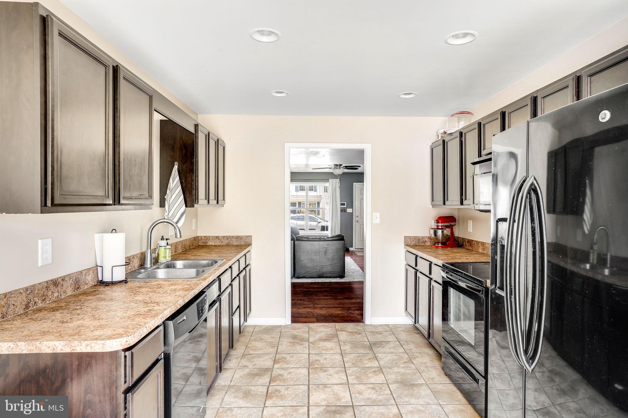 TOWNES AT OAKHURST - Residential