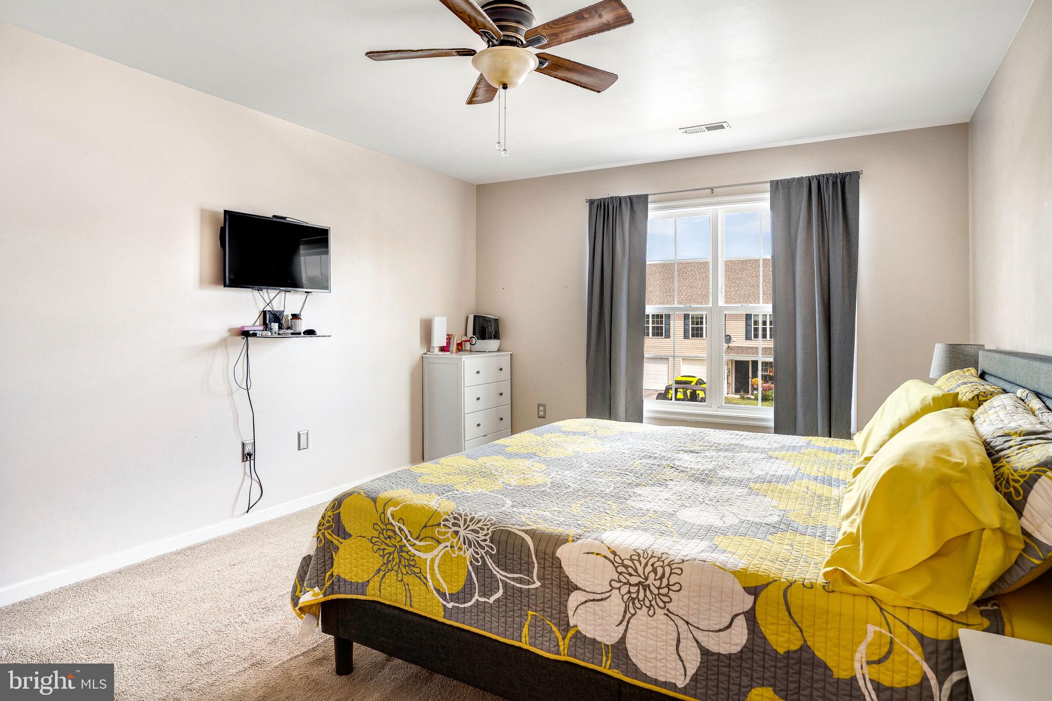 TOWNES AT OAKHURST - Residential