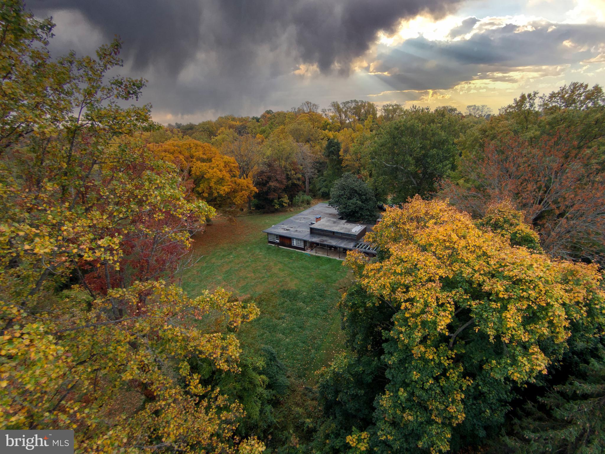 ROLAND PARK - Land