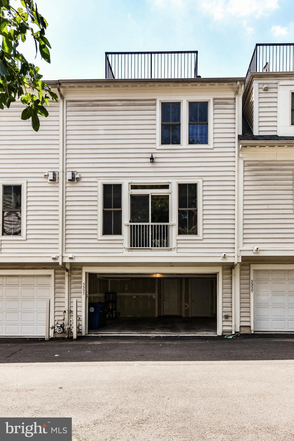 SHIRLINGTON CREST - Residential Lease