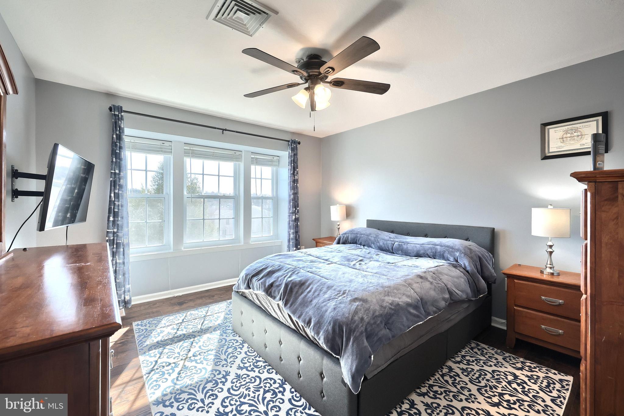 NEW FREEDOM VIEW - Residential