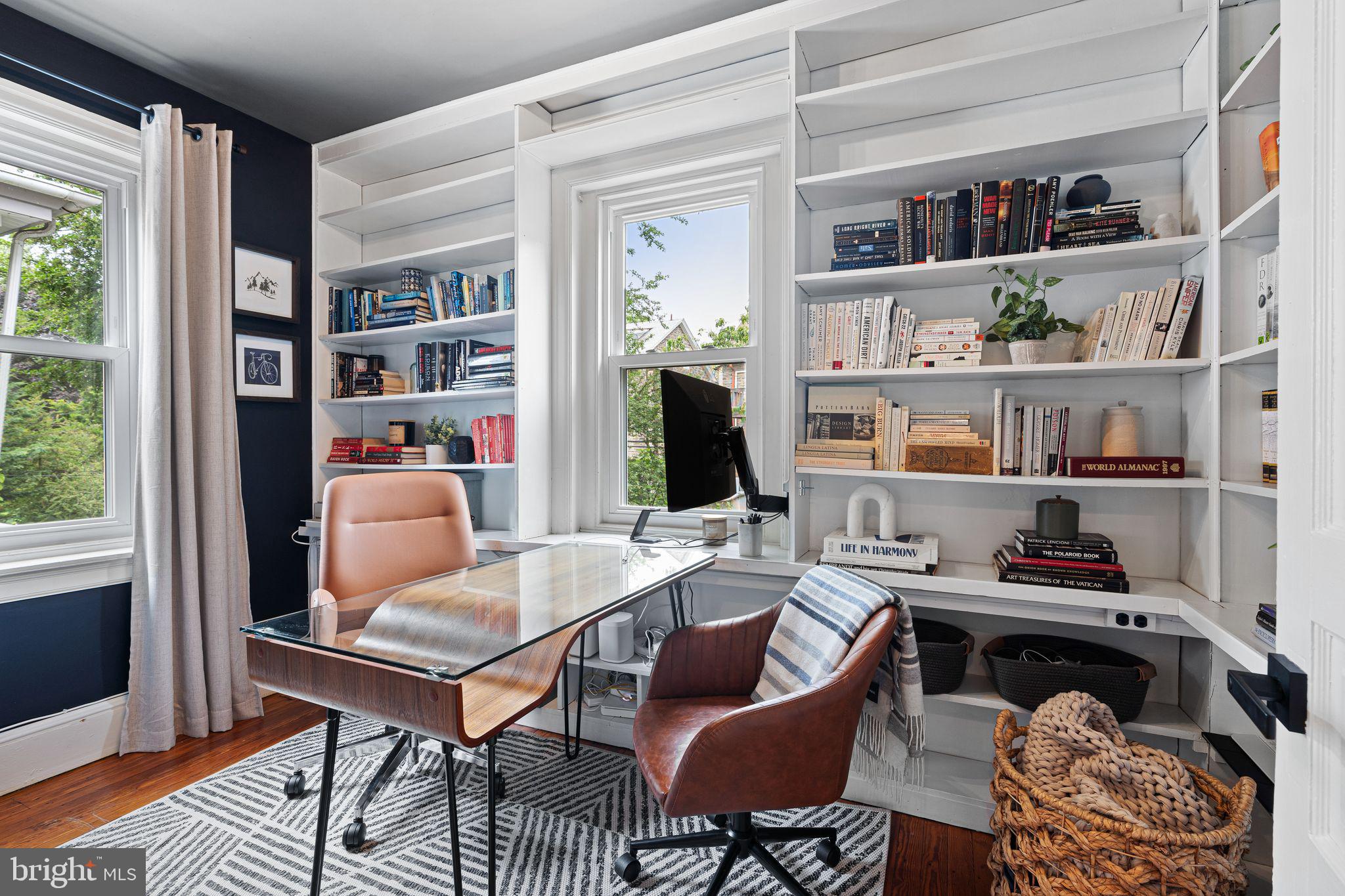 CHESTNUT HILL - Residential