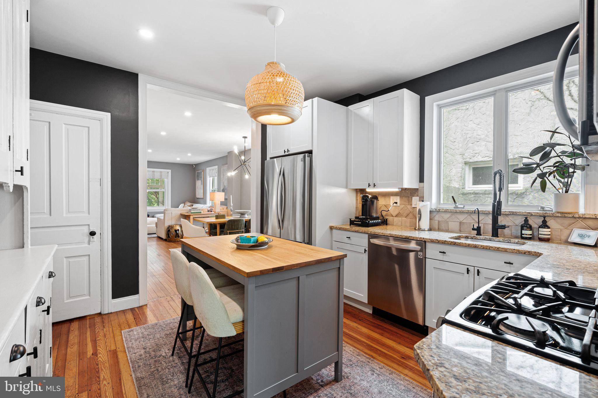 CHESTNUT HILL - Residential