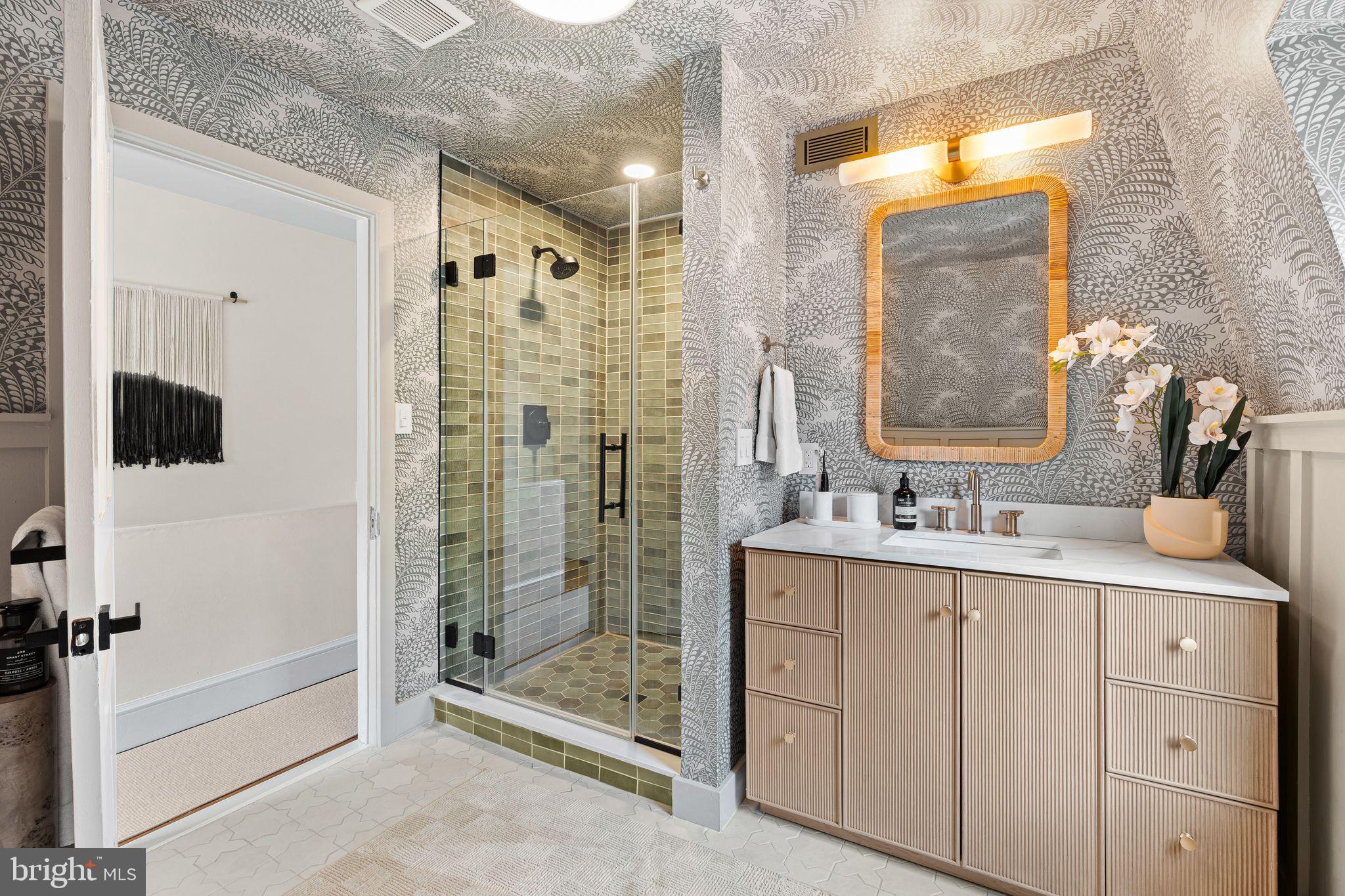 CHESTNUT HILL - Residential