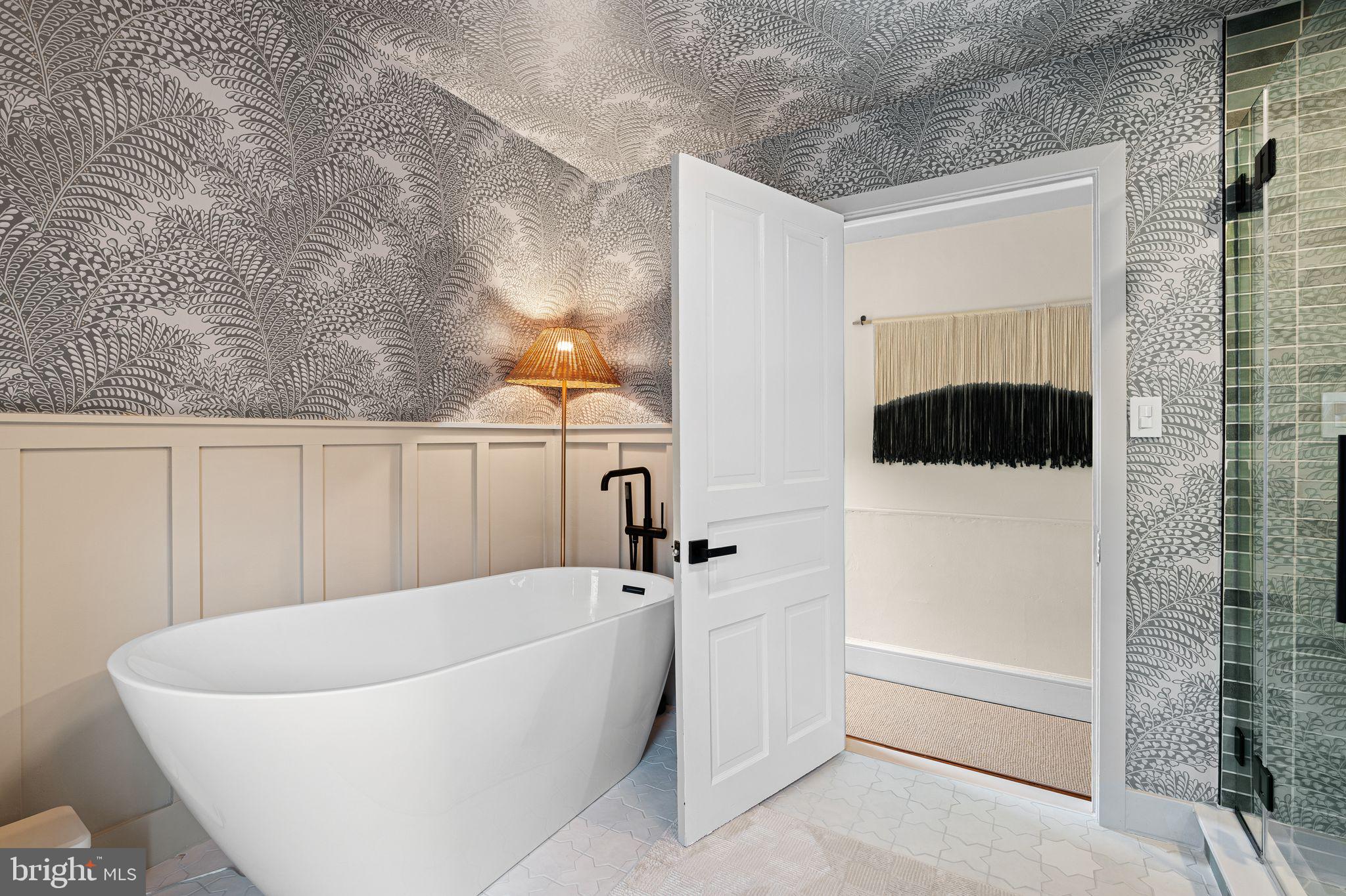 CHESTNUT HILL - Residential