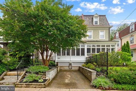 225 E GRAVERS LANE PHILADELPHIA PA 19118