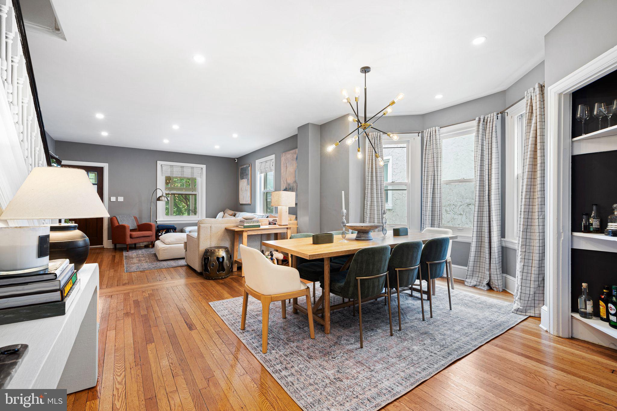 CHESTNUT HILL - Residential