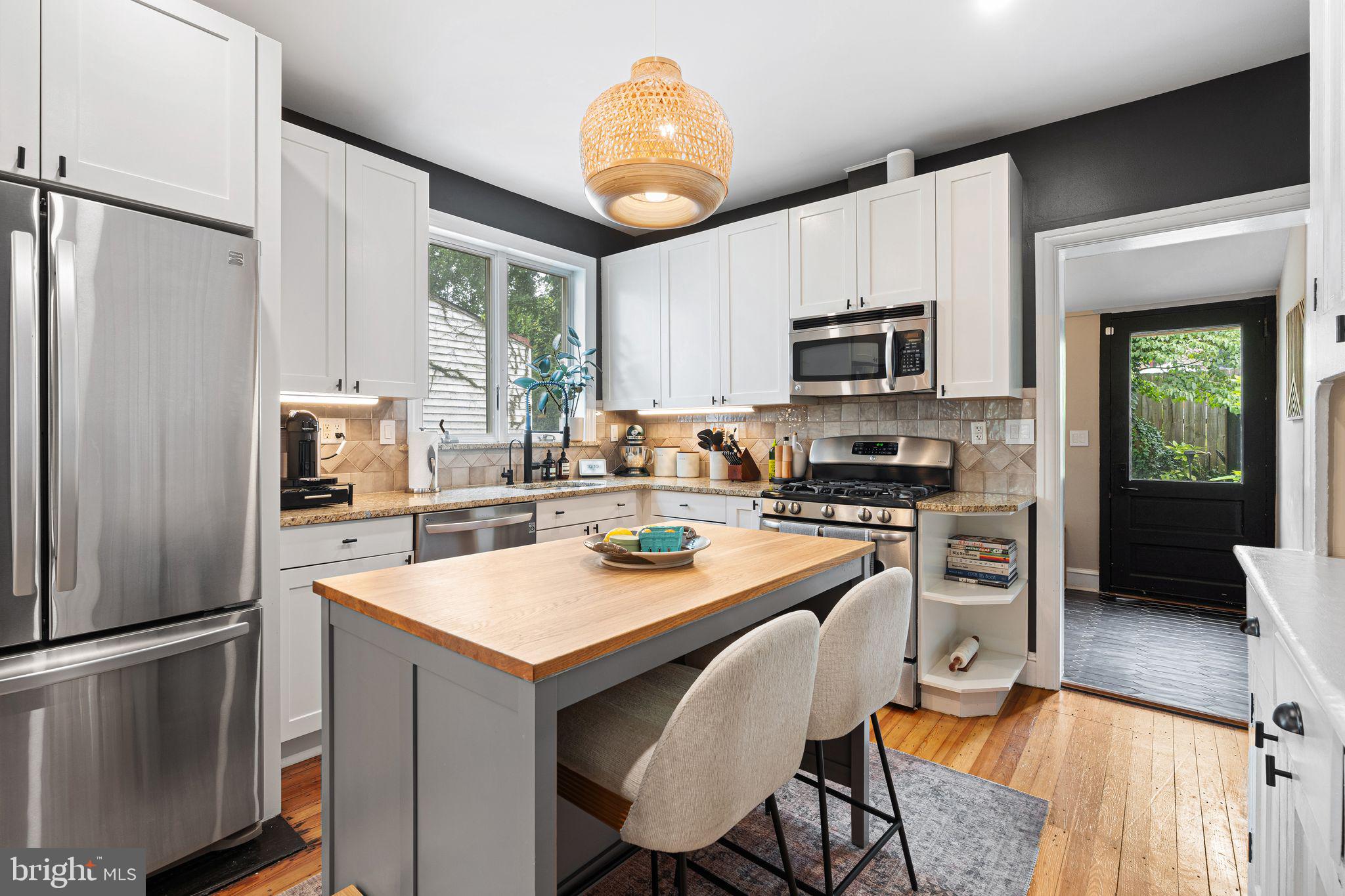 CHESTNUT HILL - Residential