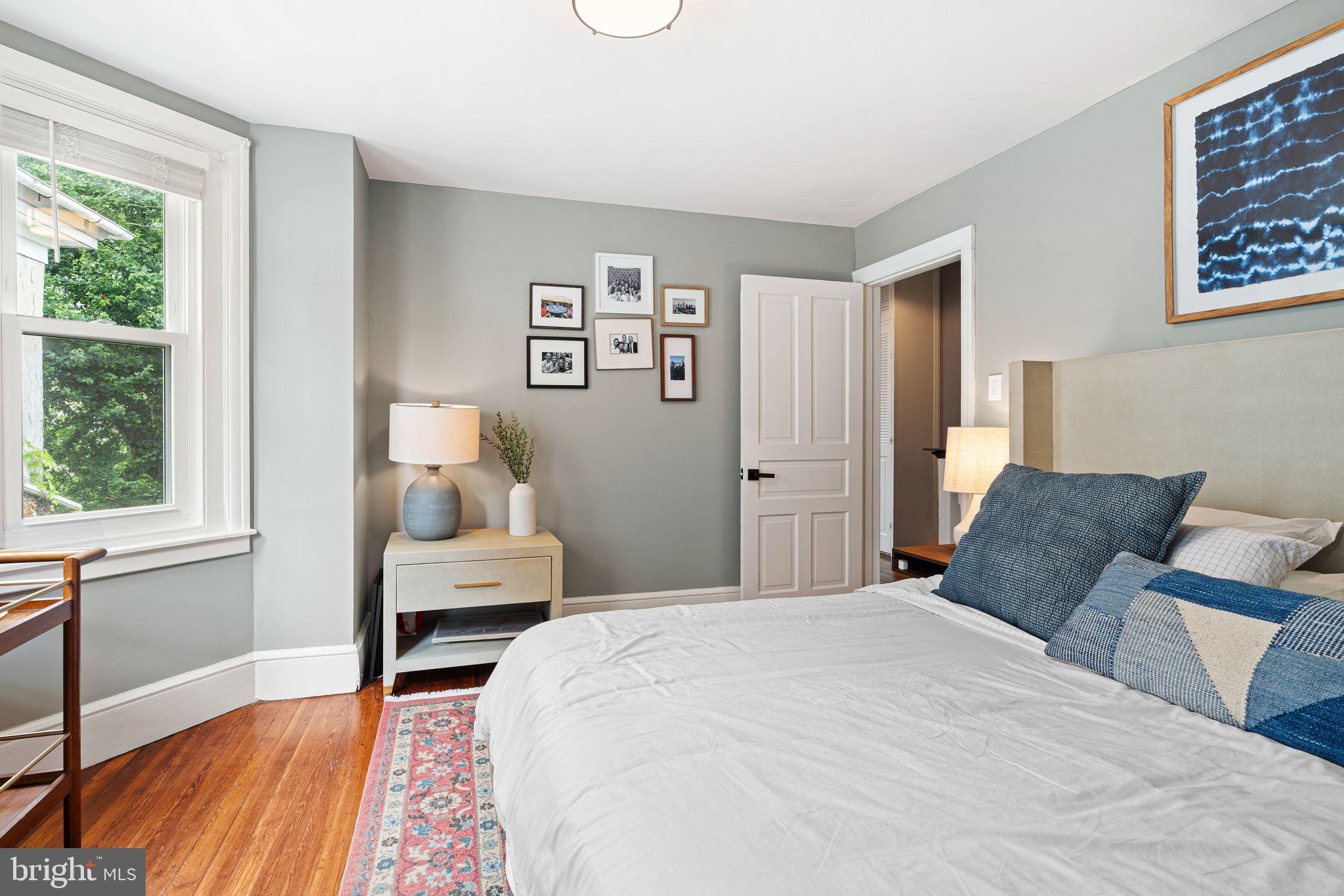 CHESTNUT HILL - Residential