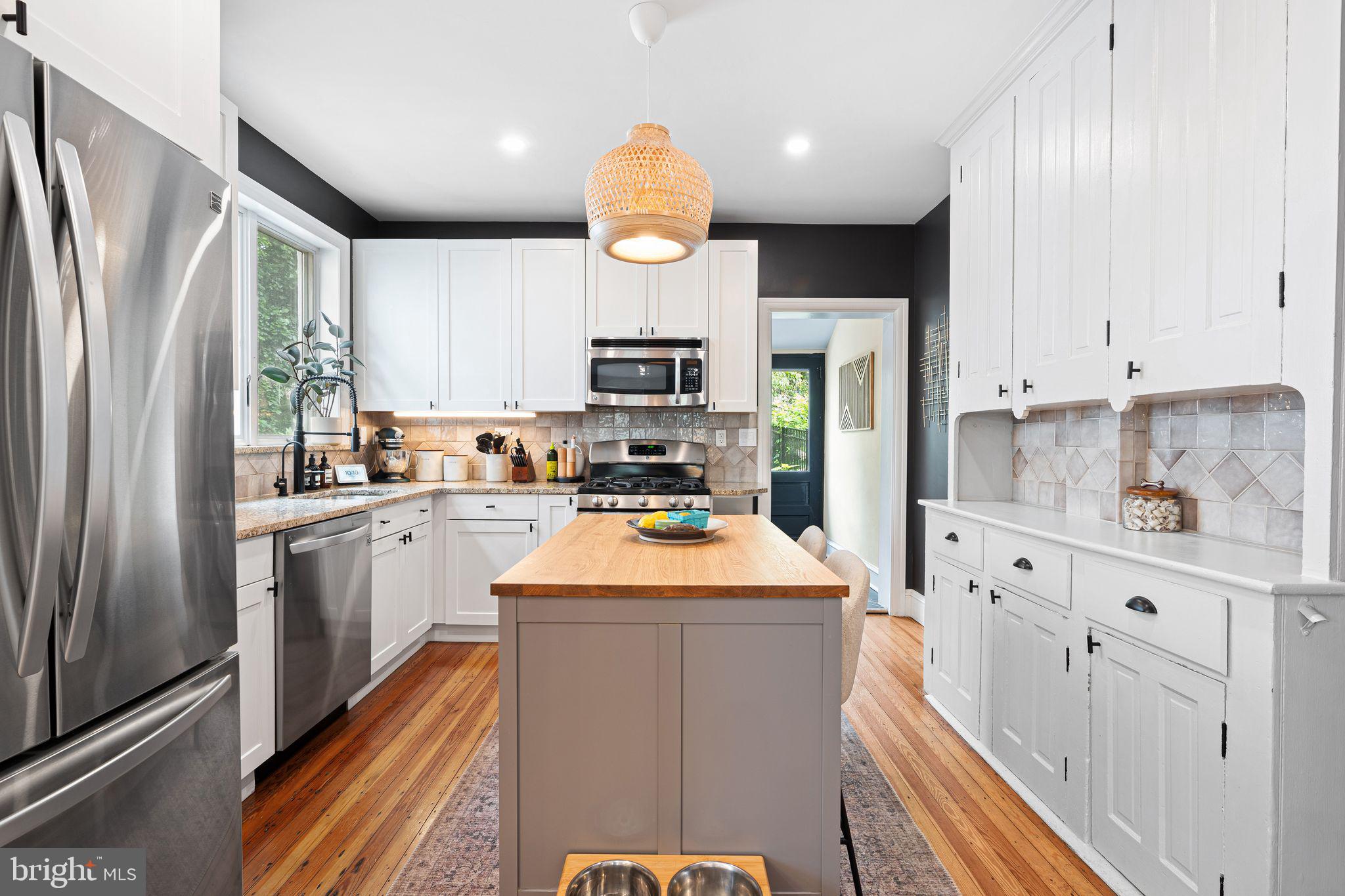 CHESTNUT HILL - Residential