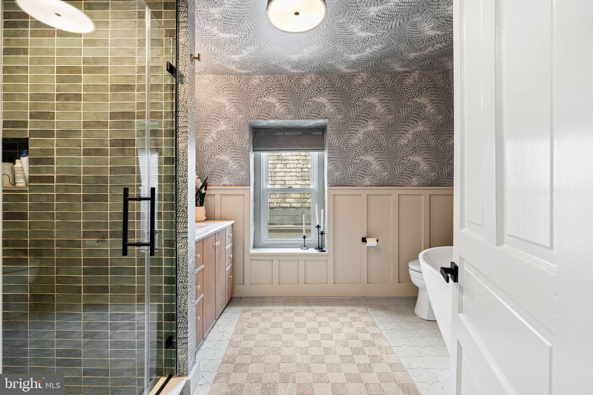 CHESTNUT HILL - Residential