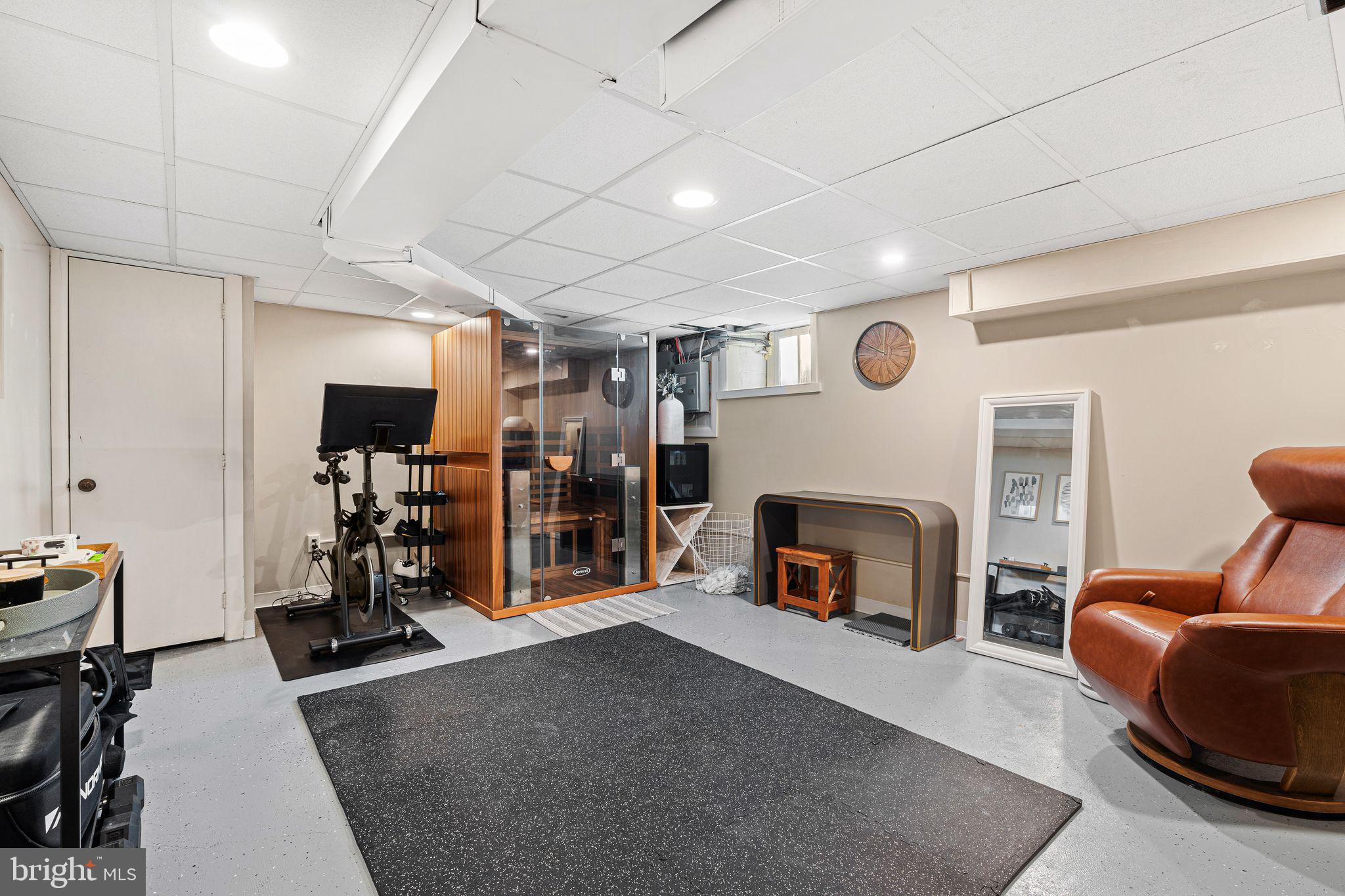 CHESTNUT HILL - Residential