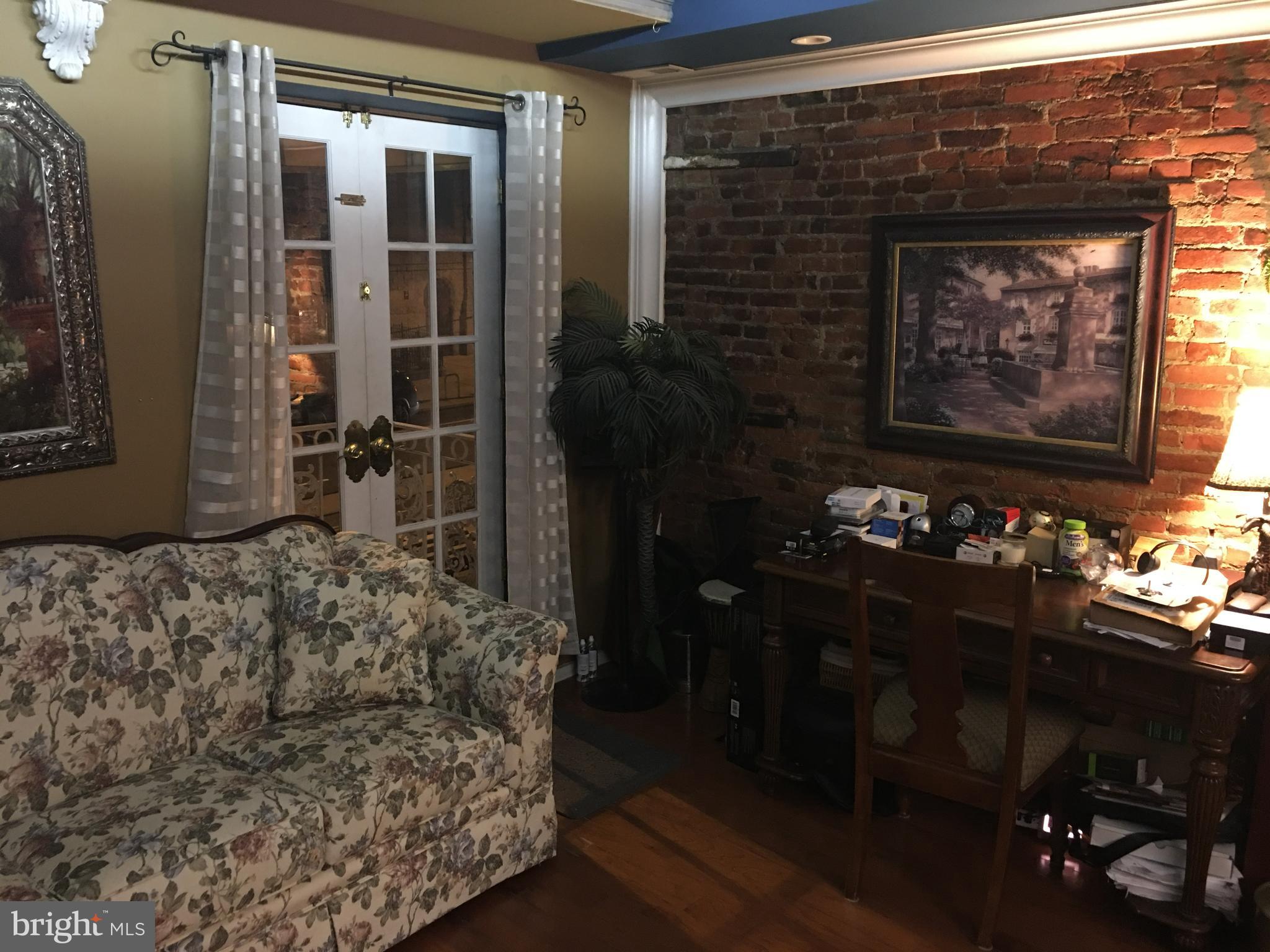 433 W GIRARD AVENUE 2