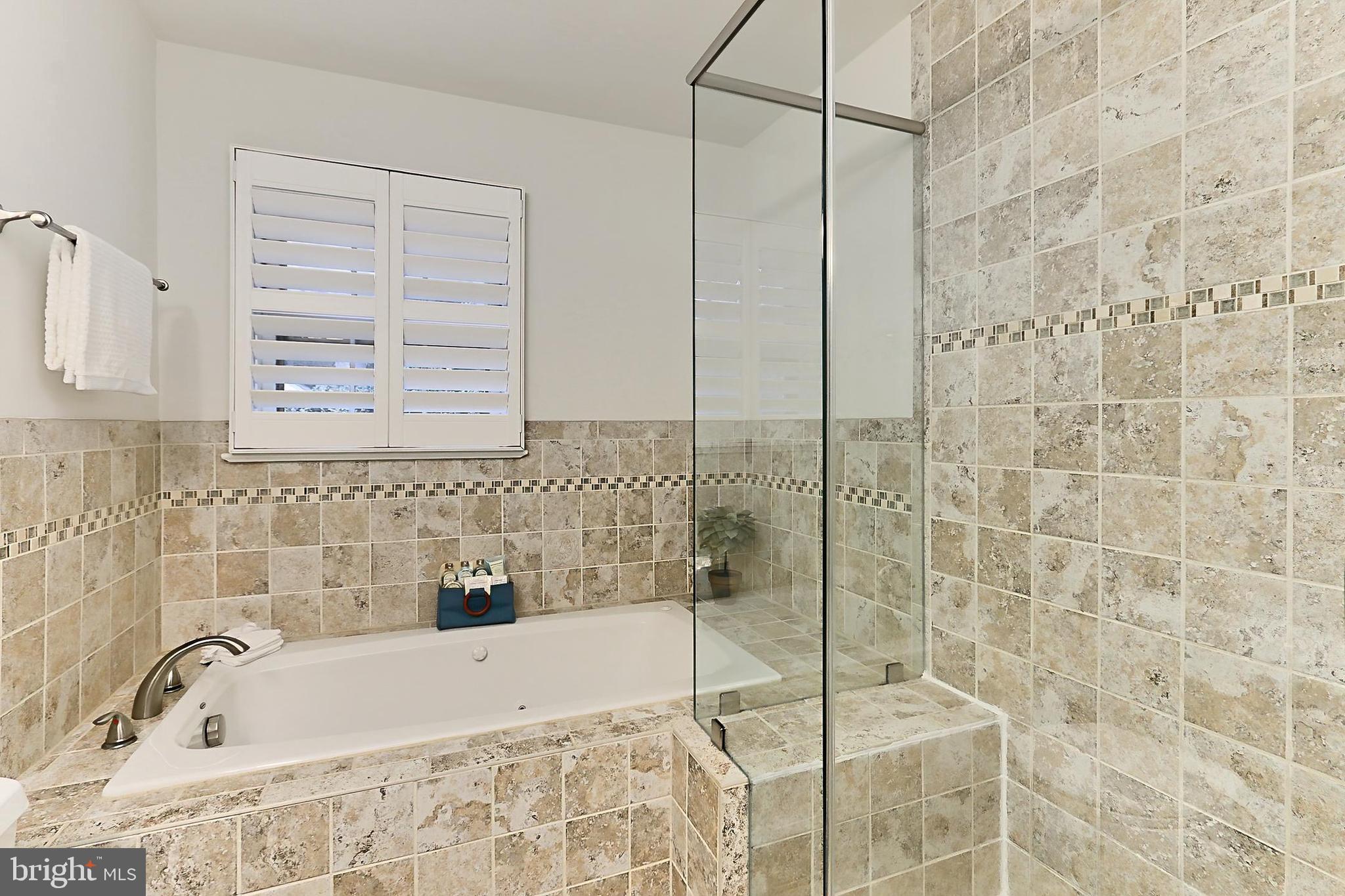 RIVERCREST - Residential