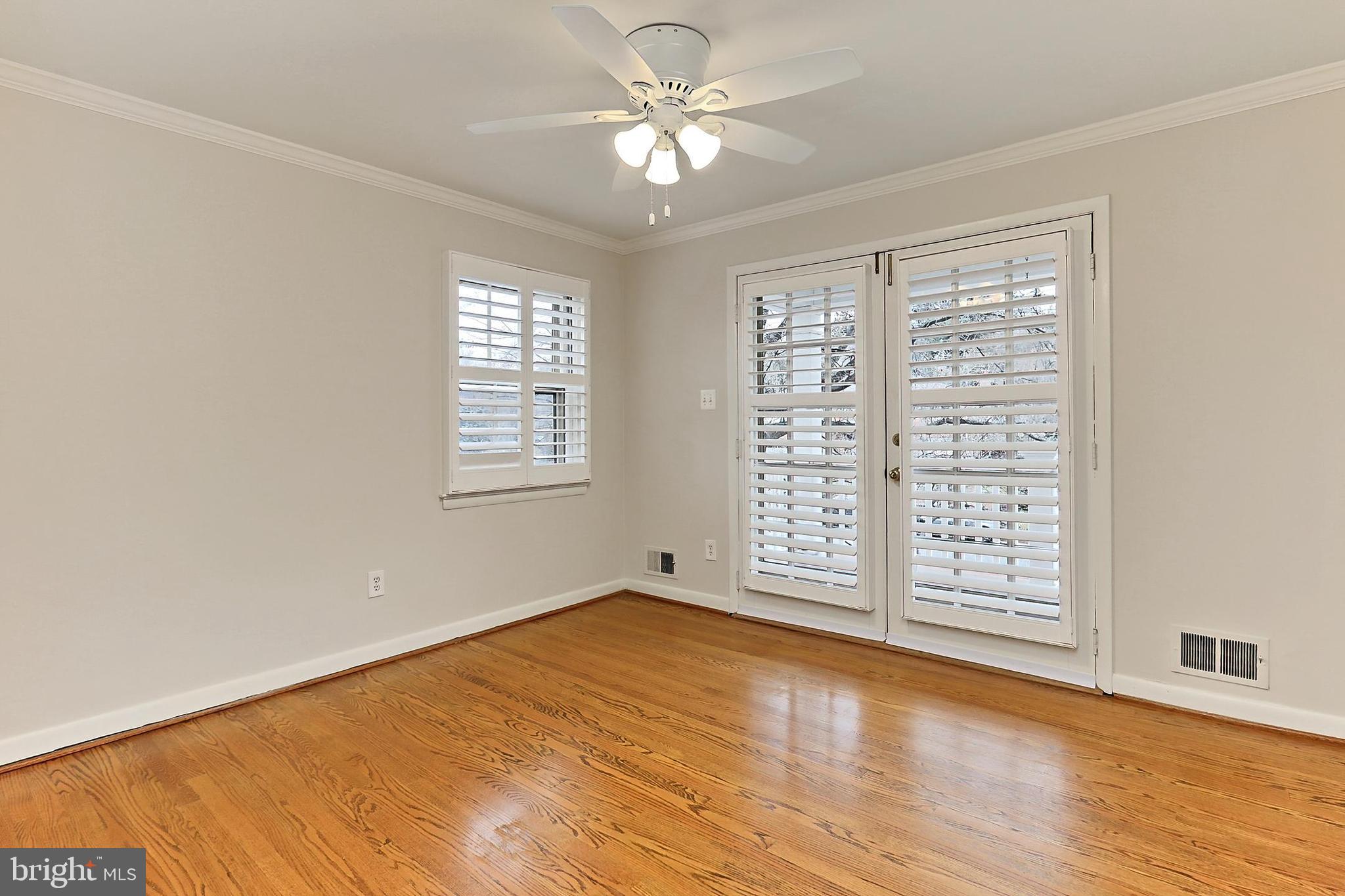 RIVERCREST - Residential