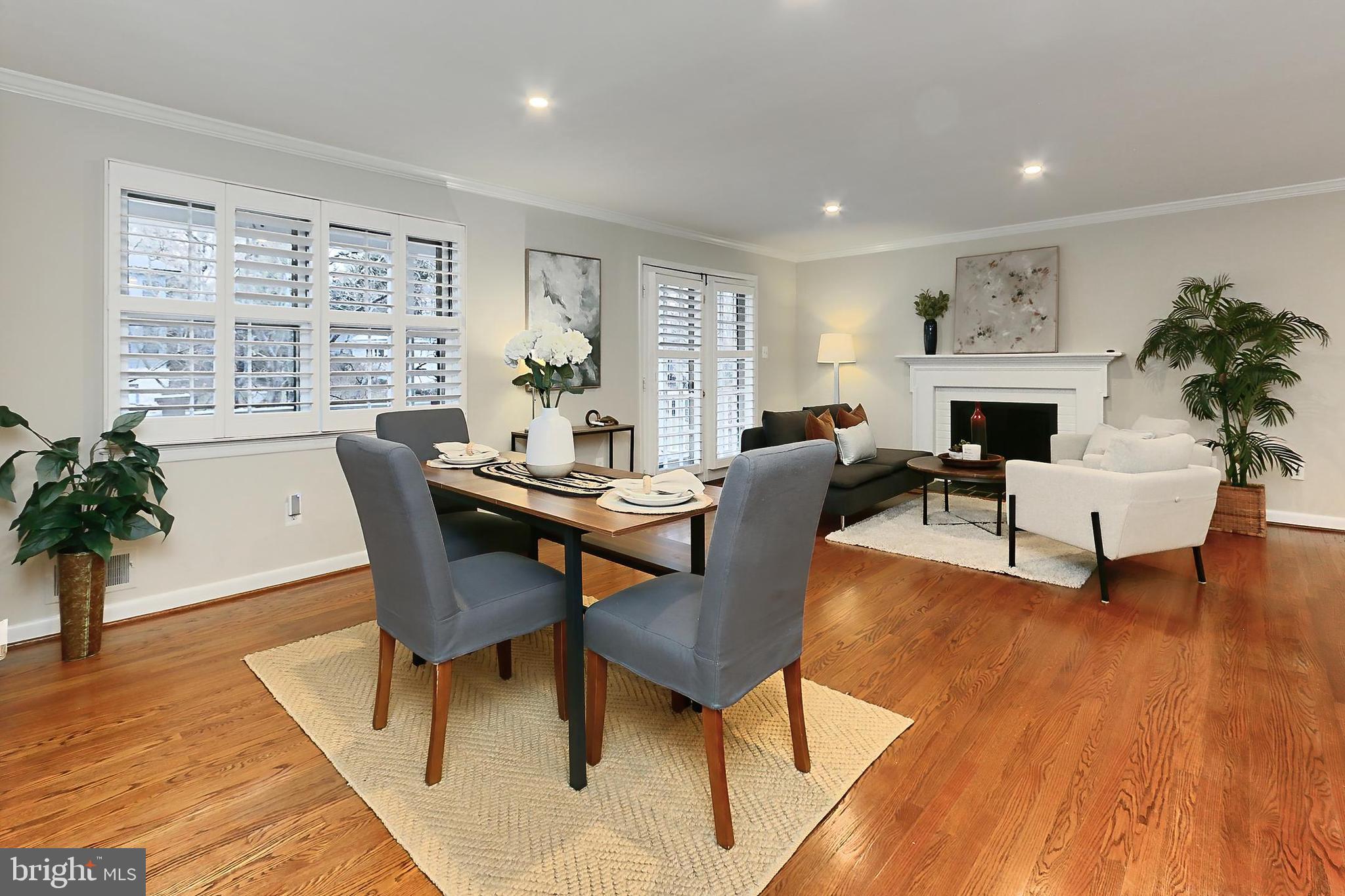 RIVERCREST - Residential