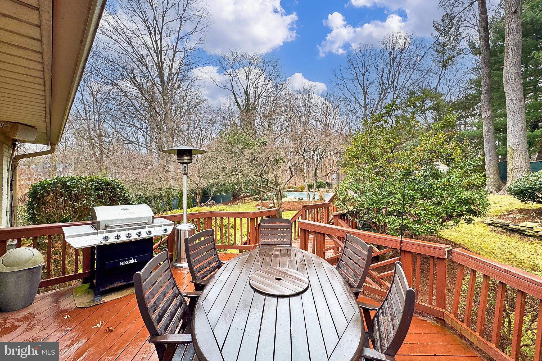 RIVERCREST - Residential