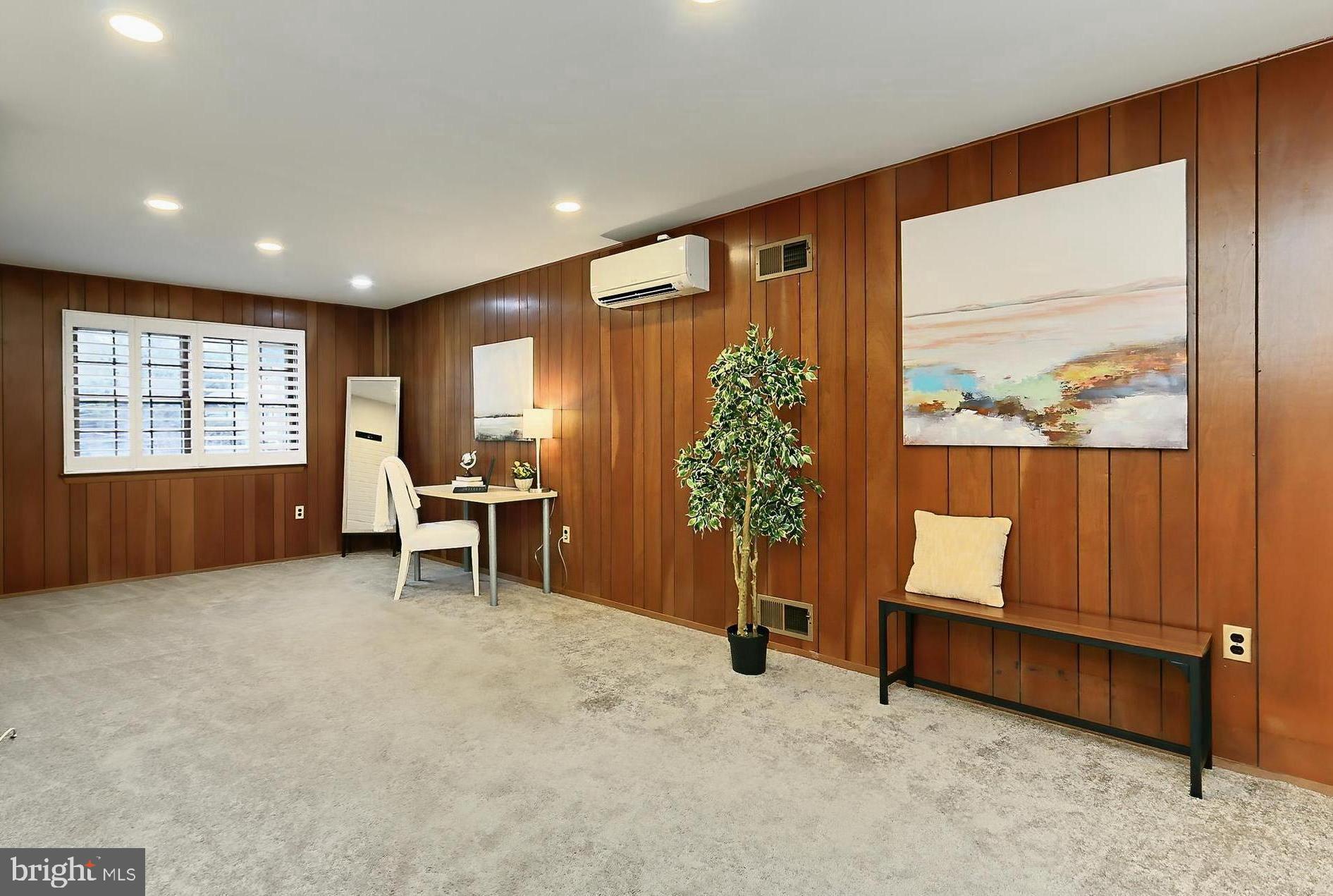 RIVERCREST - Residential