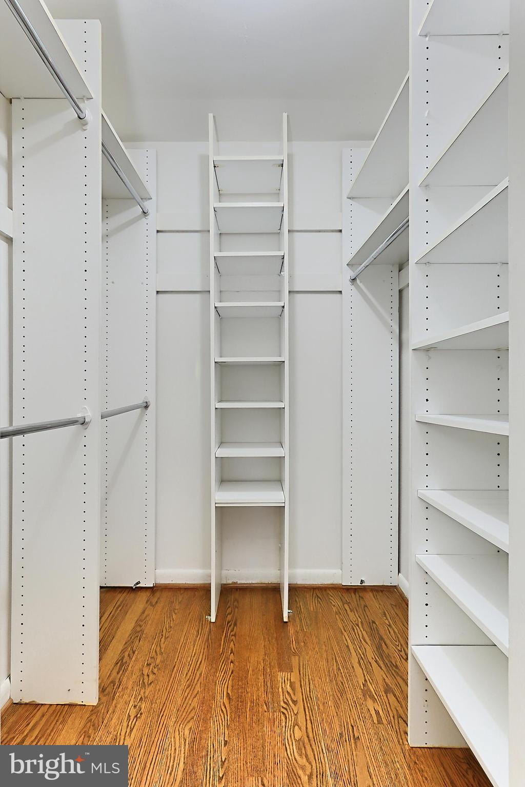 RIVERCREST - Residential