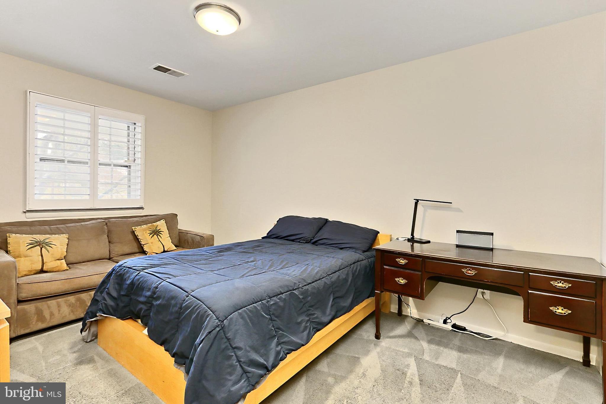 RIVERCREST - Residential