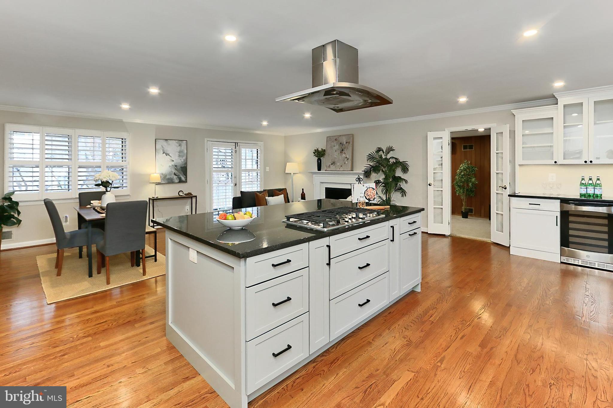 RIVERCREST - Residential