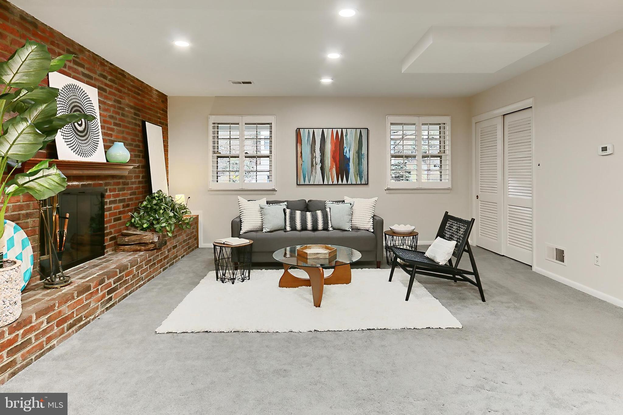 RIVERCREST - Residential