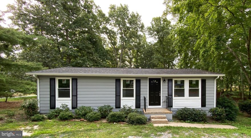 Discover the perfect blend of comfort and convenience in this turnkey, fully-renovated 3 bedroom 1 bath single family home located on almost 1 acre! Boasting 3 spacious bedrooms and a full bathroom, this home has been completely updated including a brand NEW roof, NEW windows, gorgeous new vinyl plank flooring, new kitchen with stainless steel appliances, granite countertops, and modern white cabinets. This home offers a unique blend of modernity and coziness. Located in close proximity to Thornburg and Fredericksburg with convenient access to Route 1 & I-95, making your daily commute simpler than ever.
Don't miss out on this rare gem; it is truly a must see!