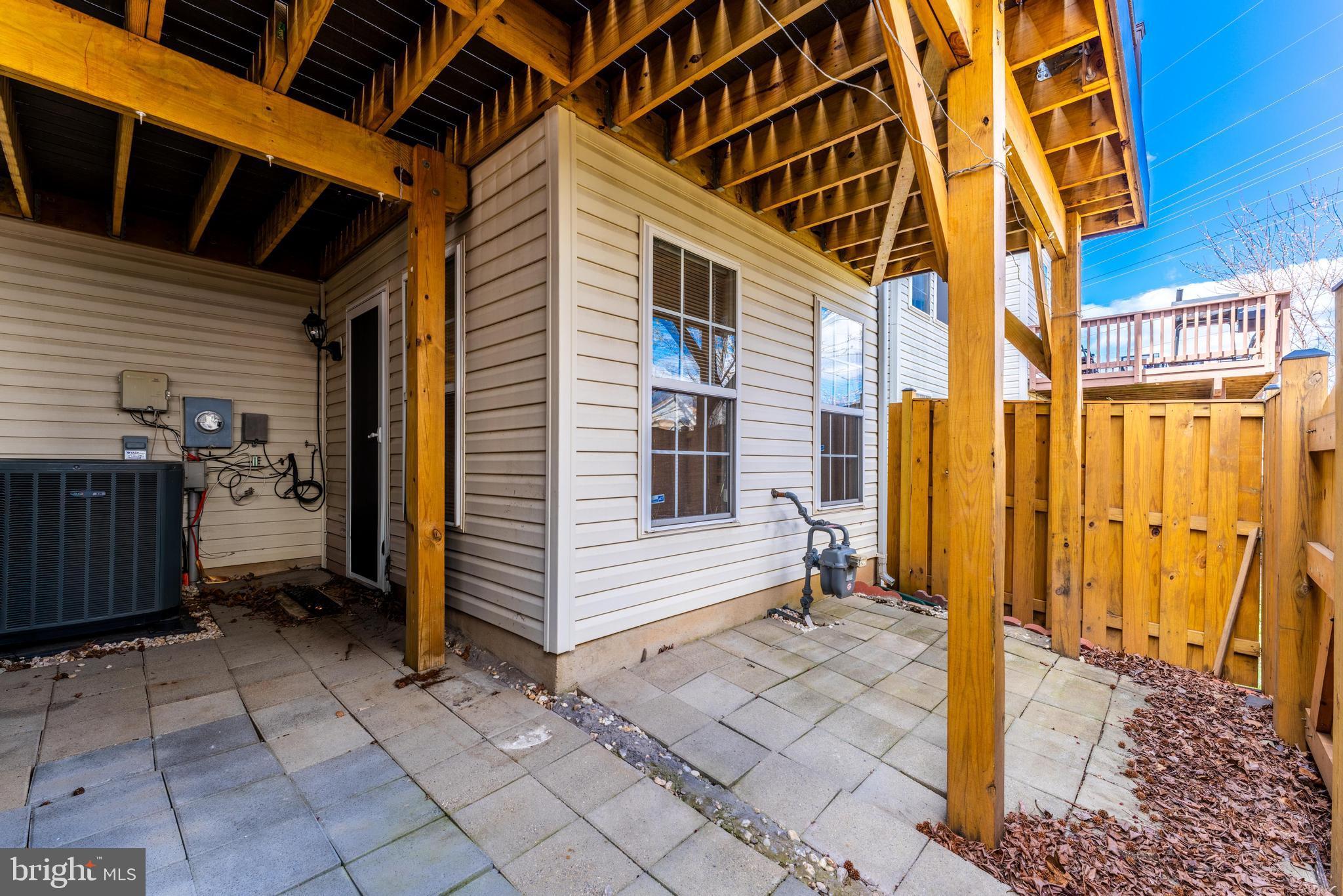 WELLESLEY - Residential