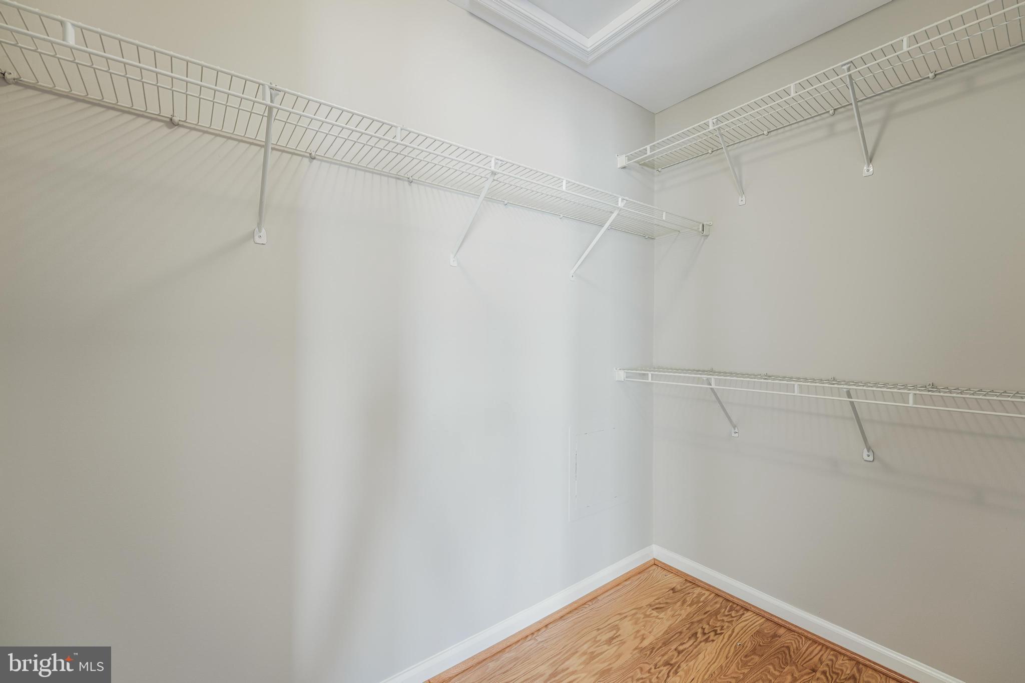 WELLESLEY - Residential