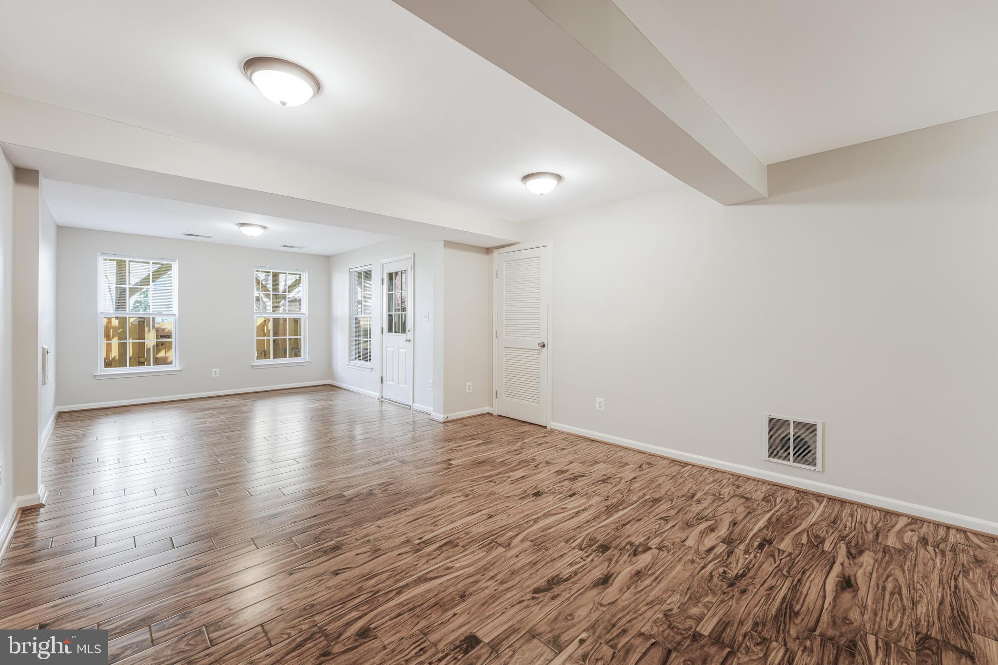 WELLESLEY - Residential