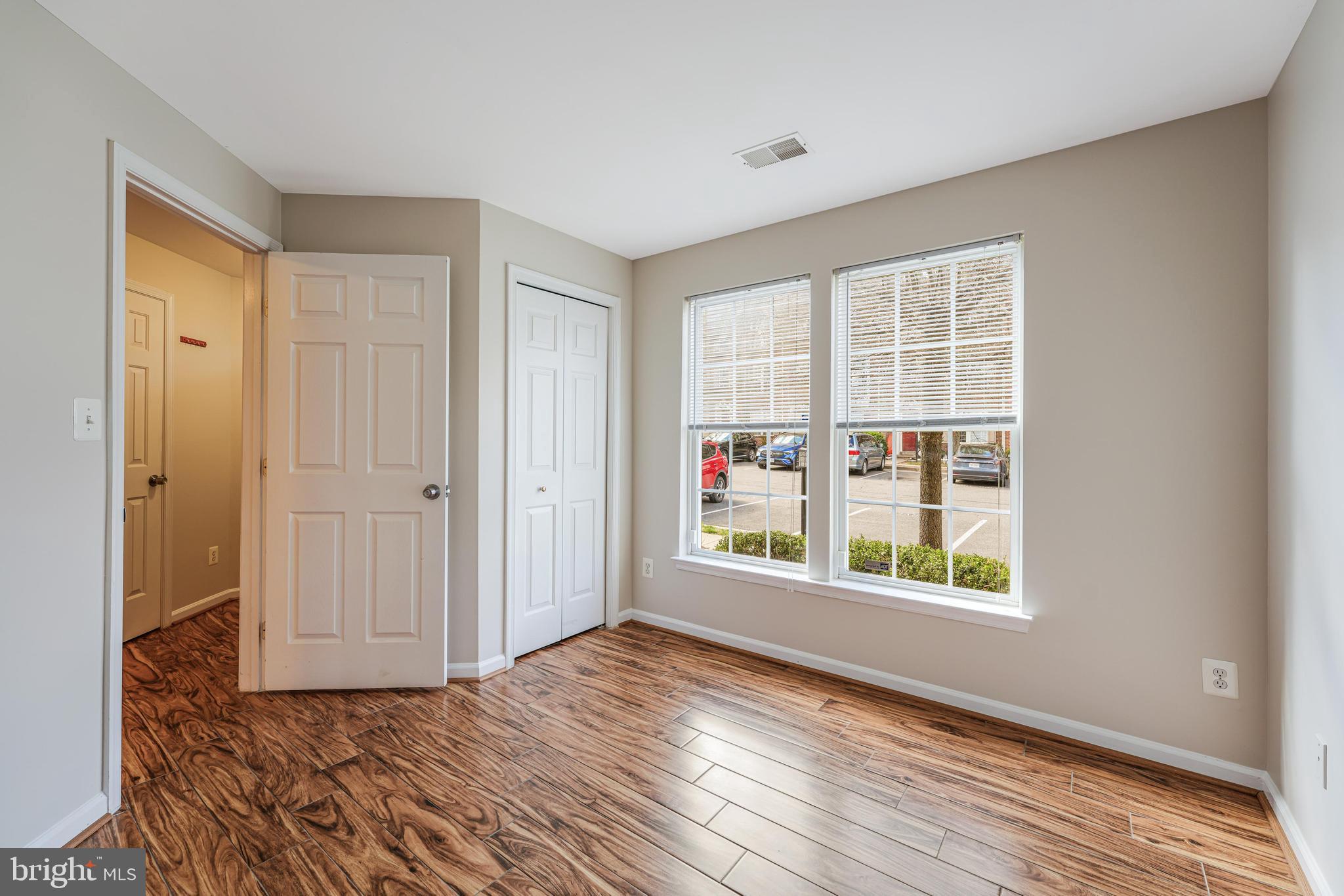 WELLESLEY - Residential