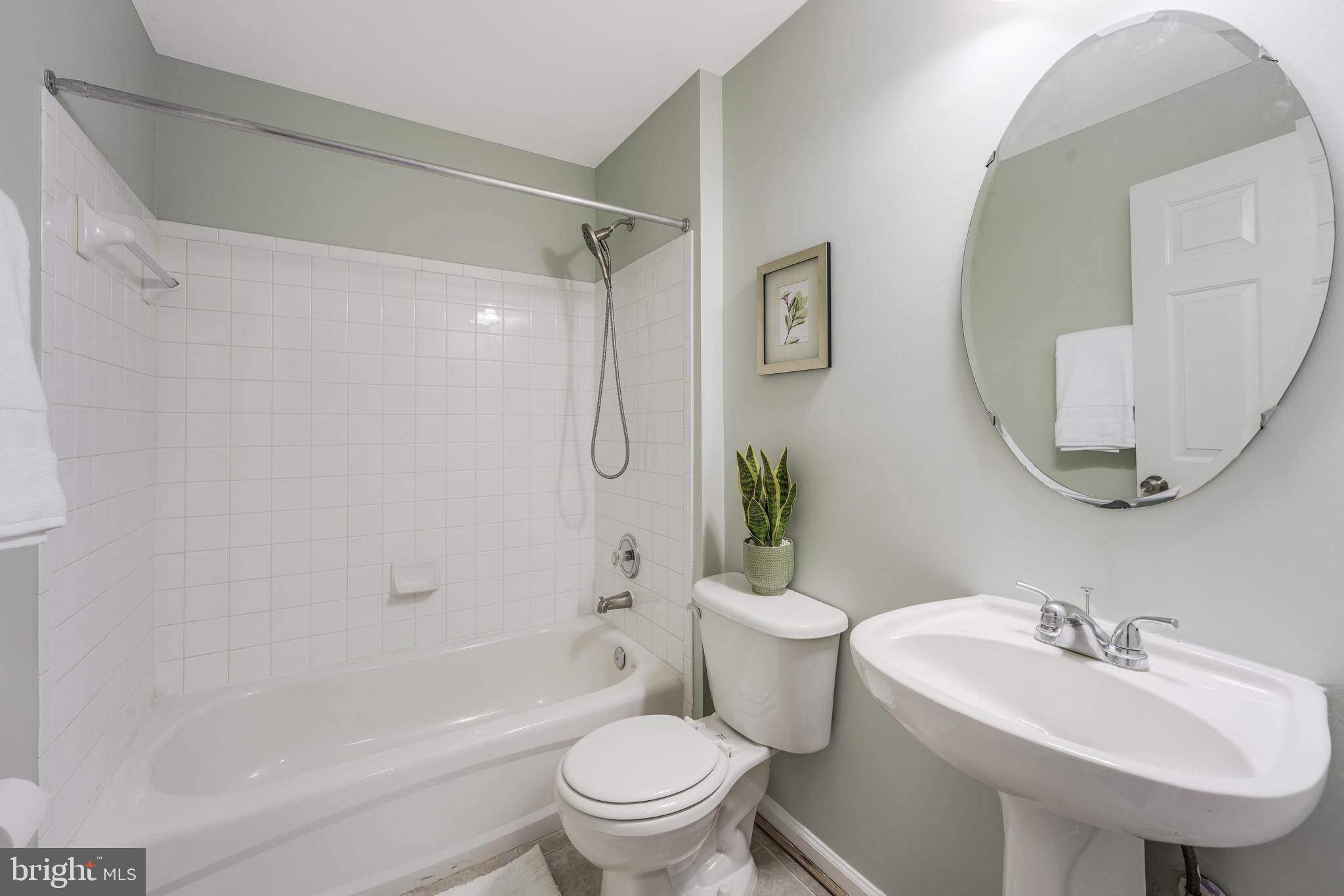 WELLESLEY - Residential